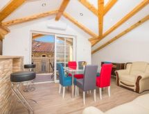 Appartement in Crikvenica mit Terrasse und Grill und Nah am Strand