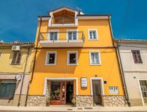 Nette Ferienwohnung in Crikvenica mit Grill und Strand in der Nähe