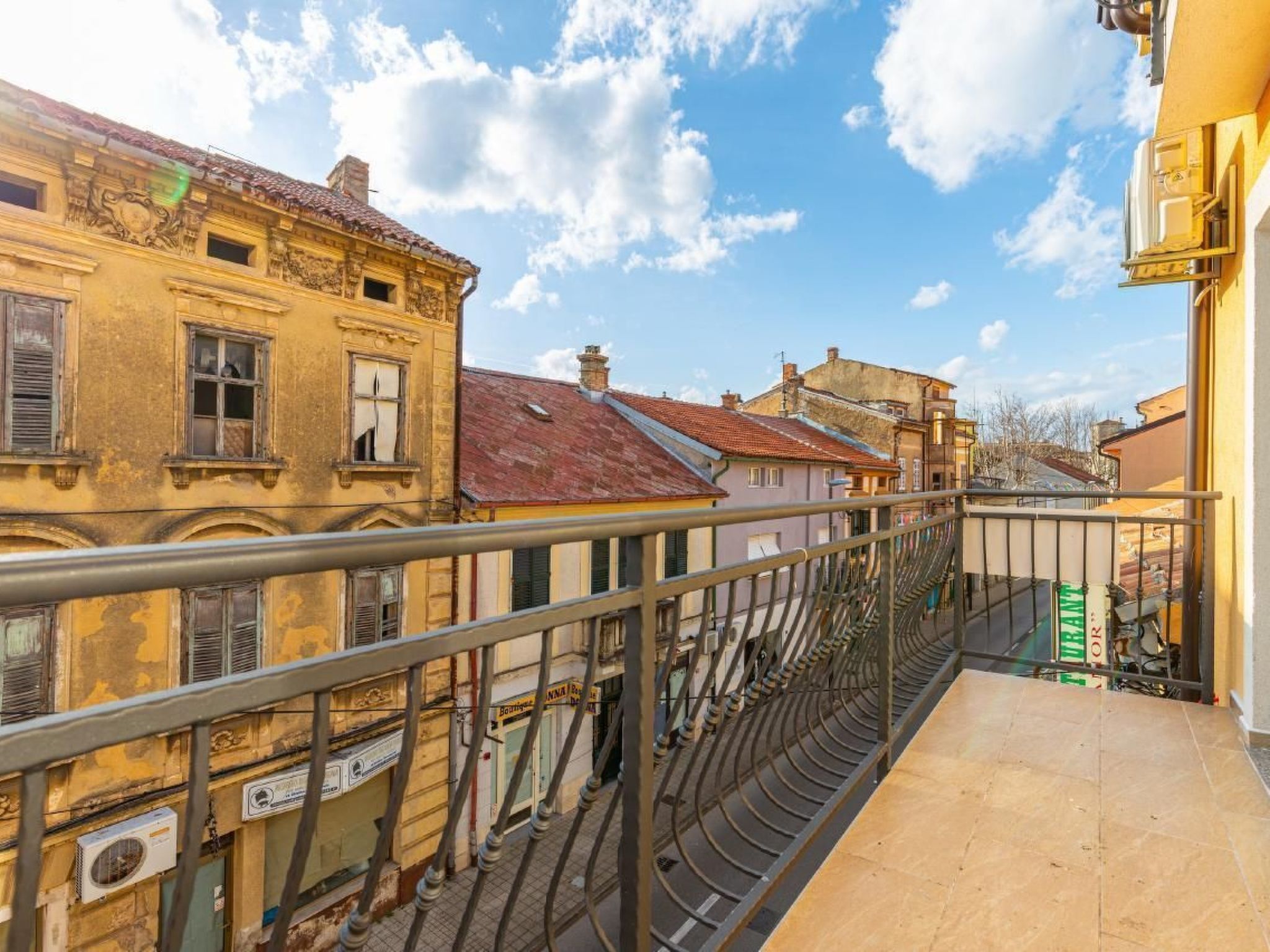 Nette Ferienwohnung in Crikvenica mit Grill und Strand in der Nähe-Draußen