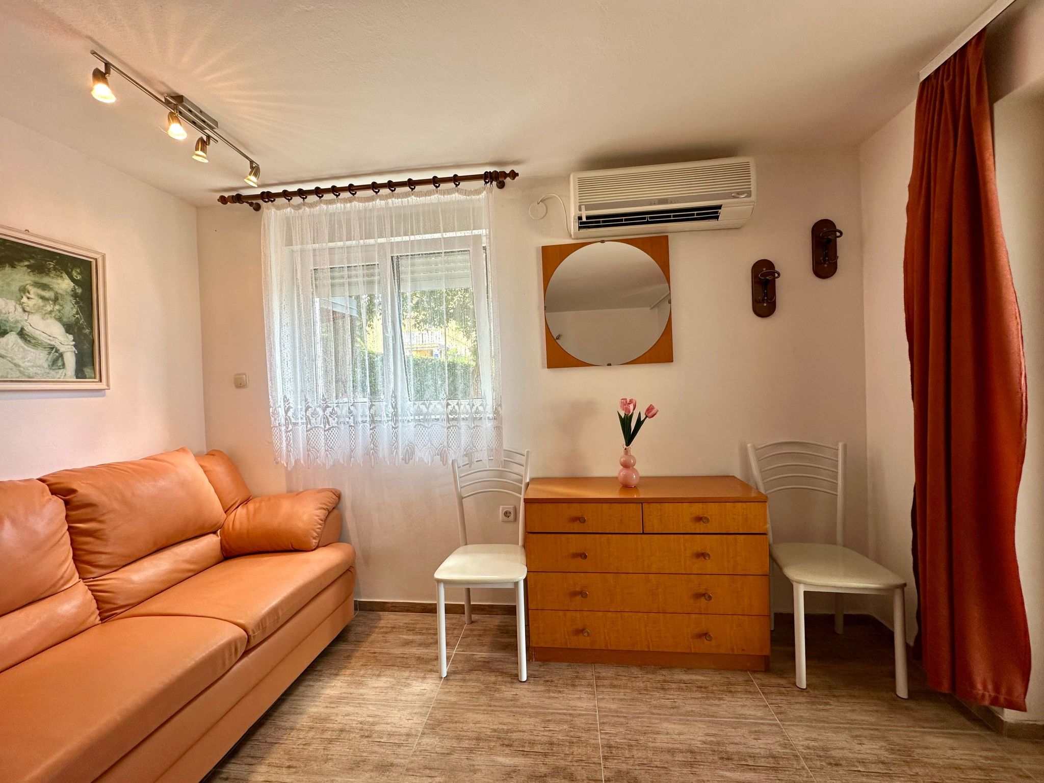 Apartment Car-Drinnen