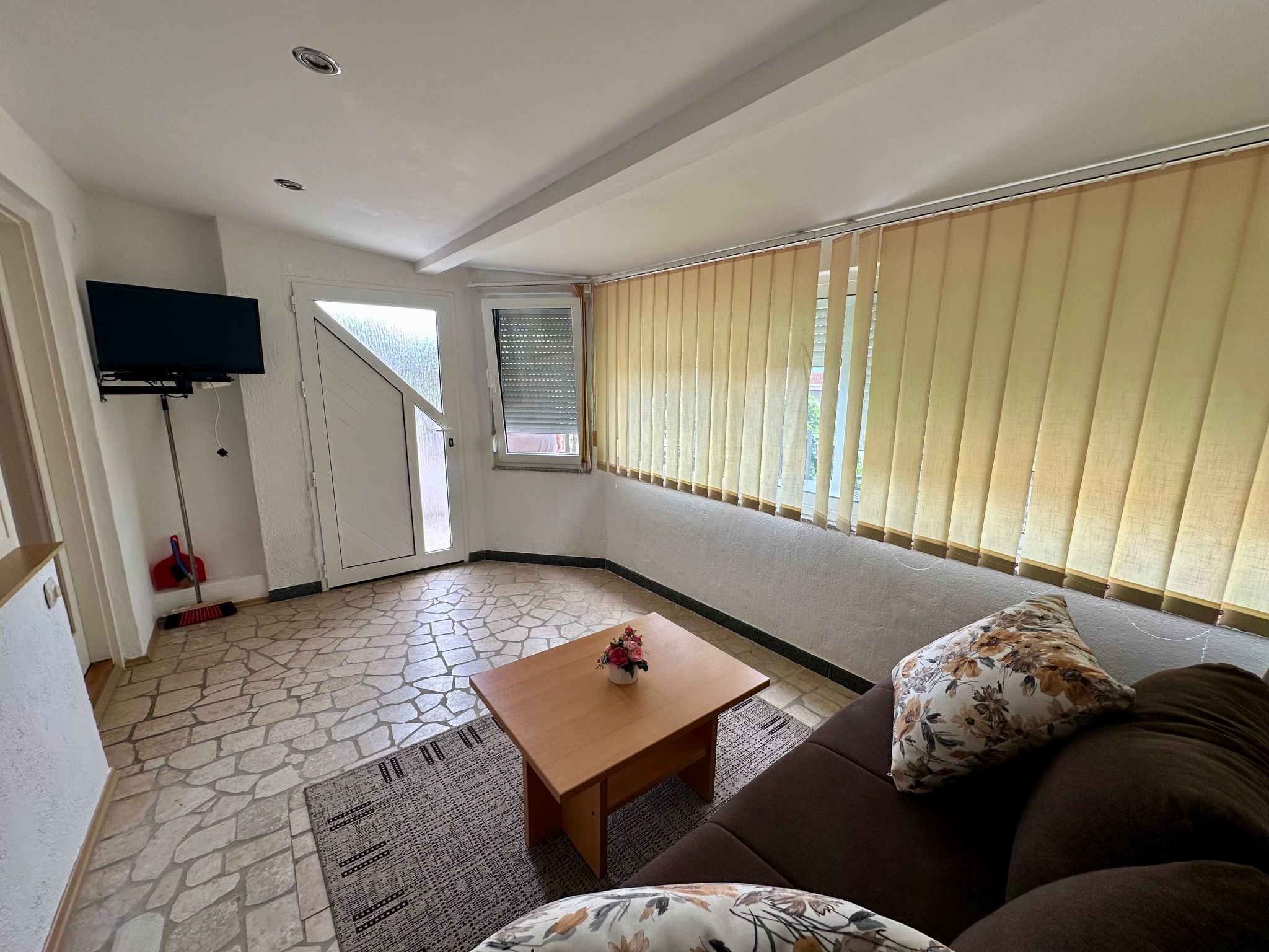 Apartment Car-Drinnen