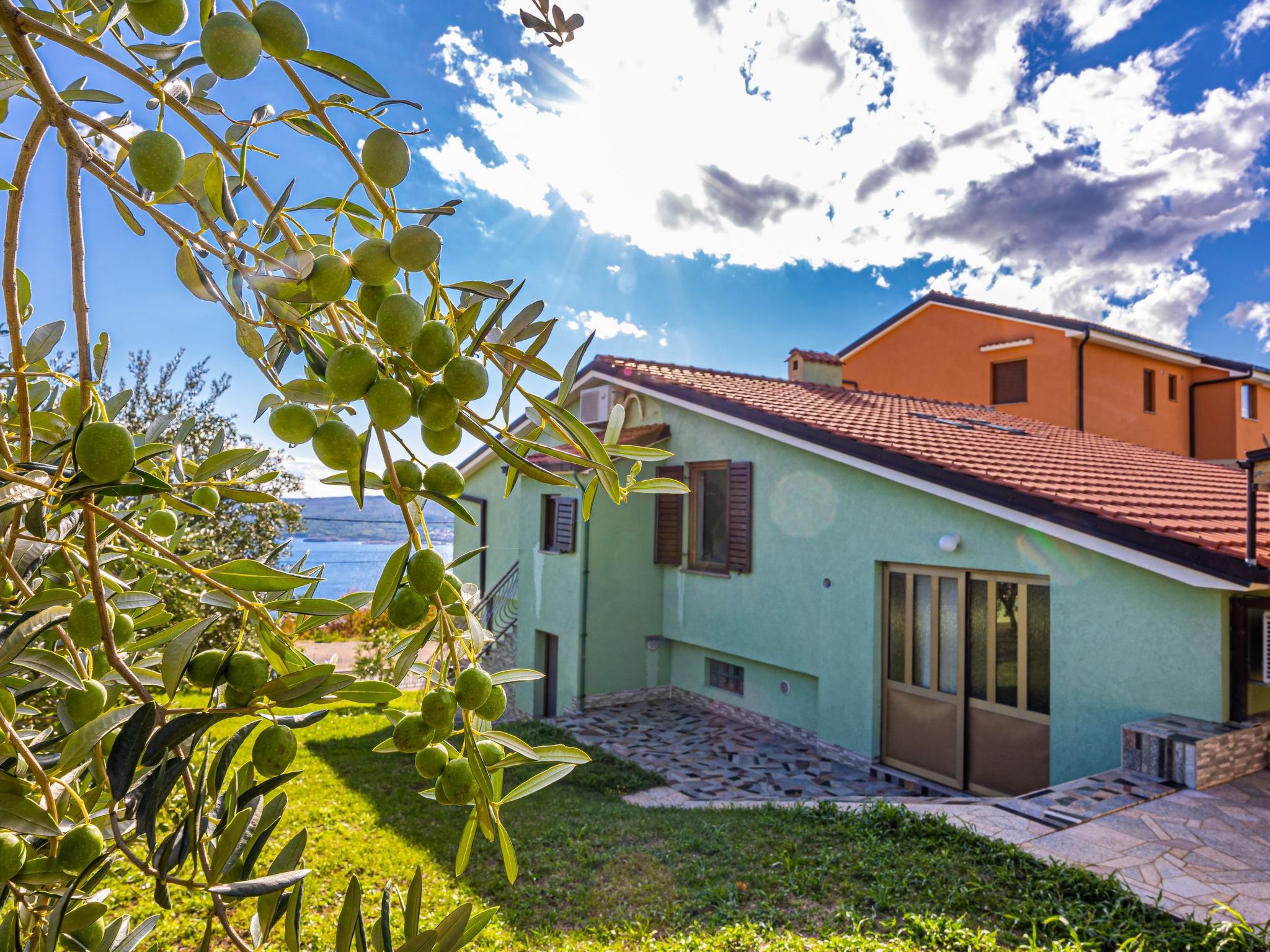 Appartement in Crikvenica mit Großem Garten