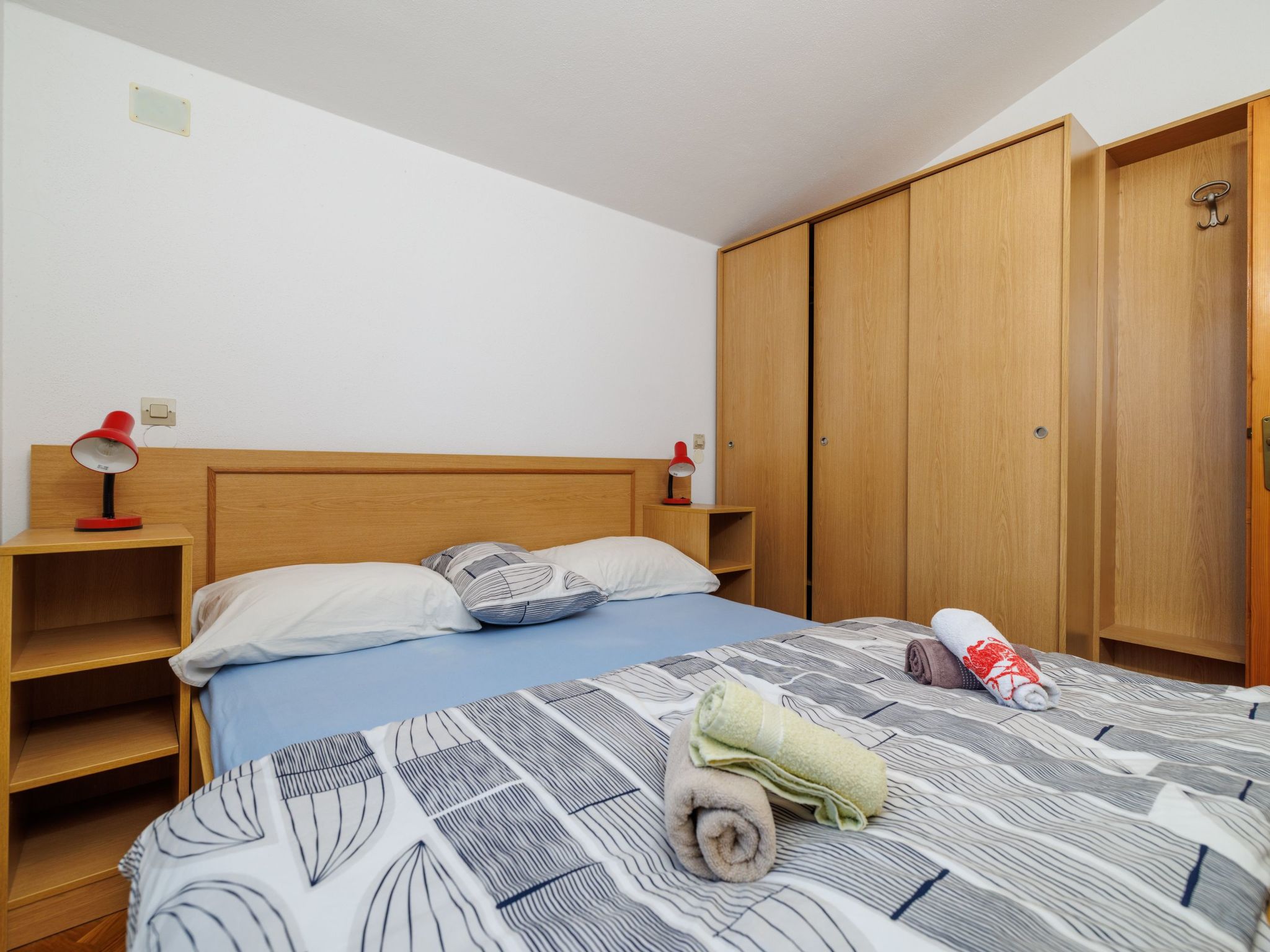 Mistral4-Image-tags.info