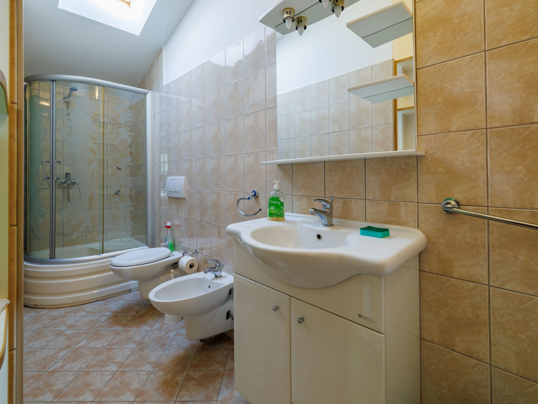 Mistral4-Image-tags.info