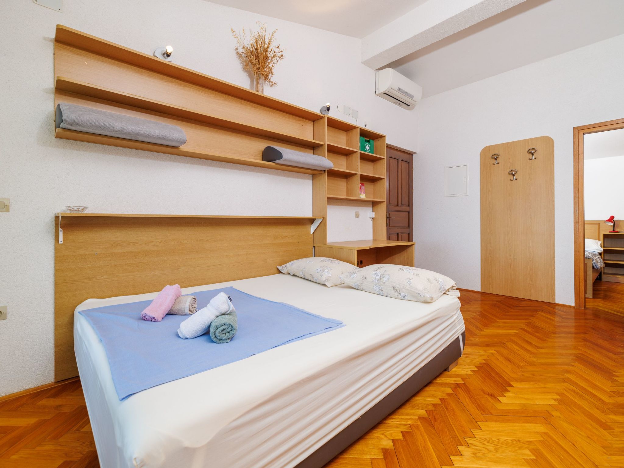 Mistral4-Image-tags.info