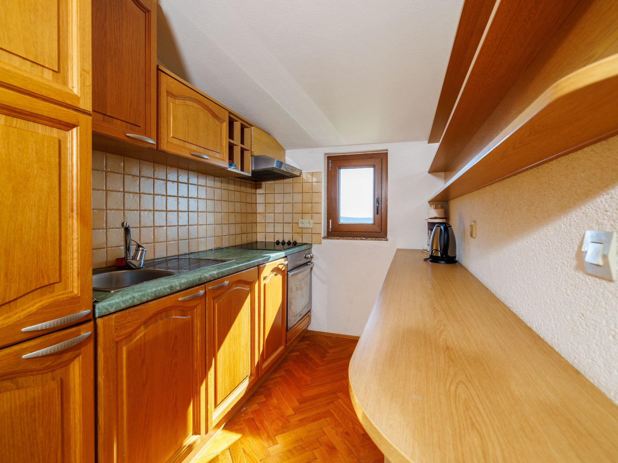 Mistral4-Image-tags.info