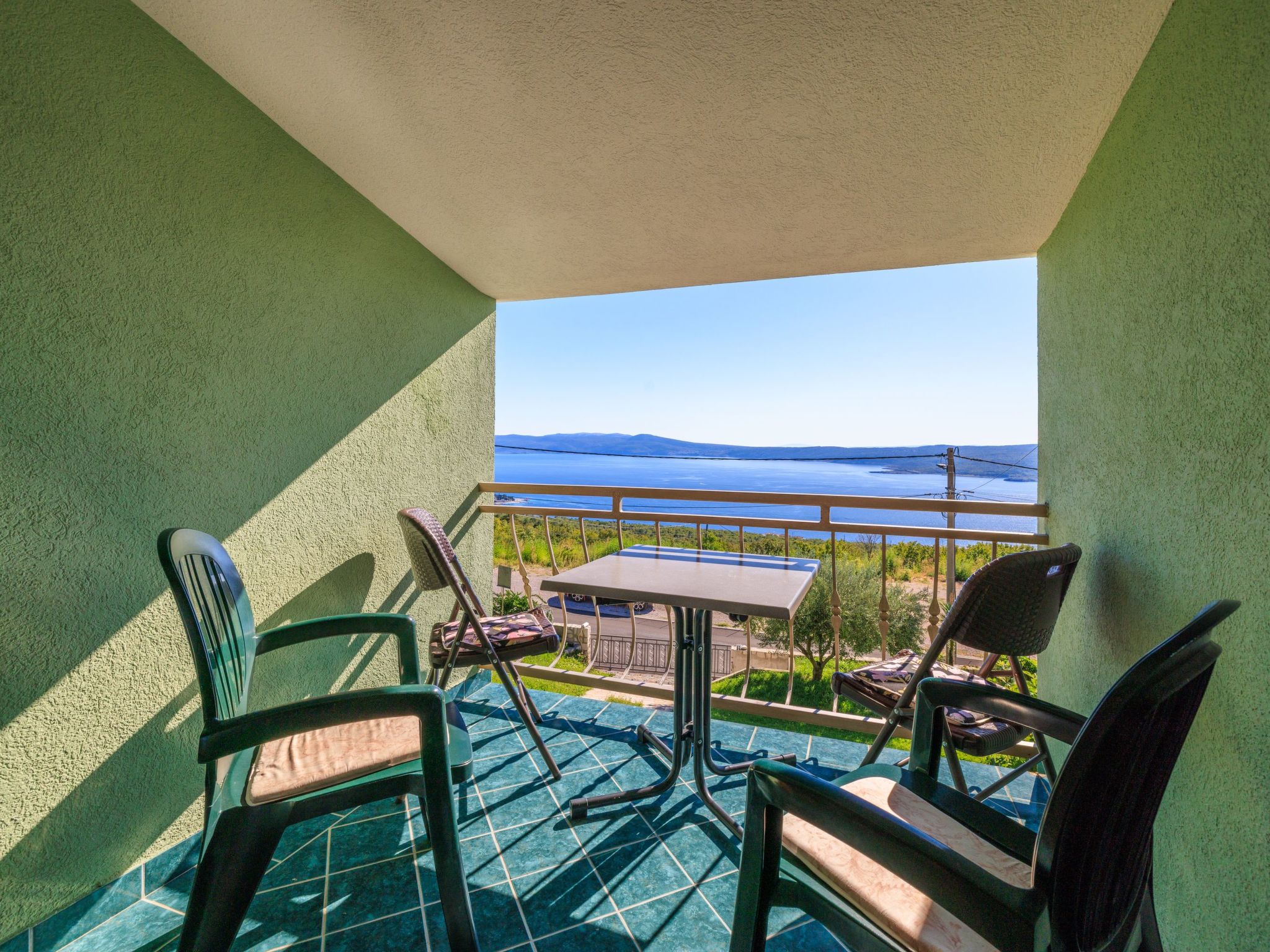 Mistral4-Image-tags.info