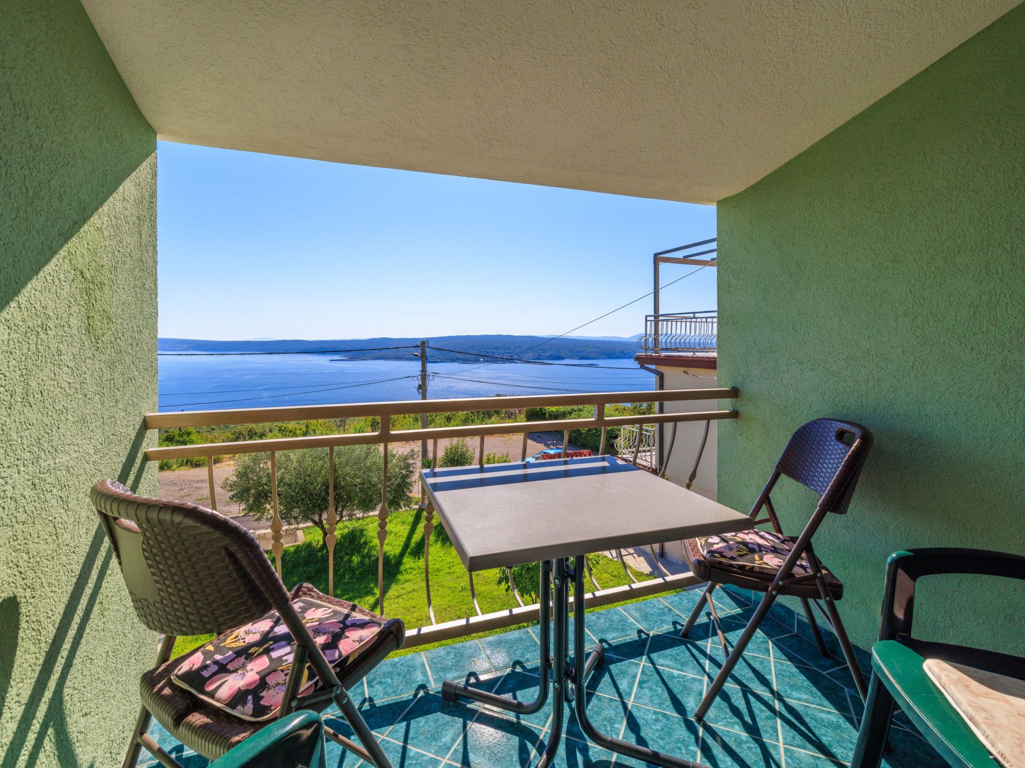 Mistral4-Image-tags.info