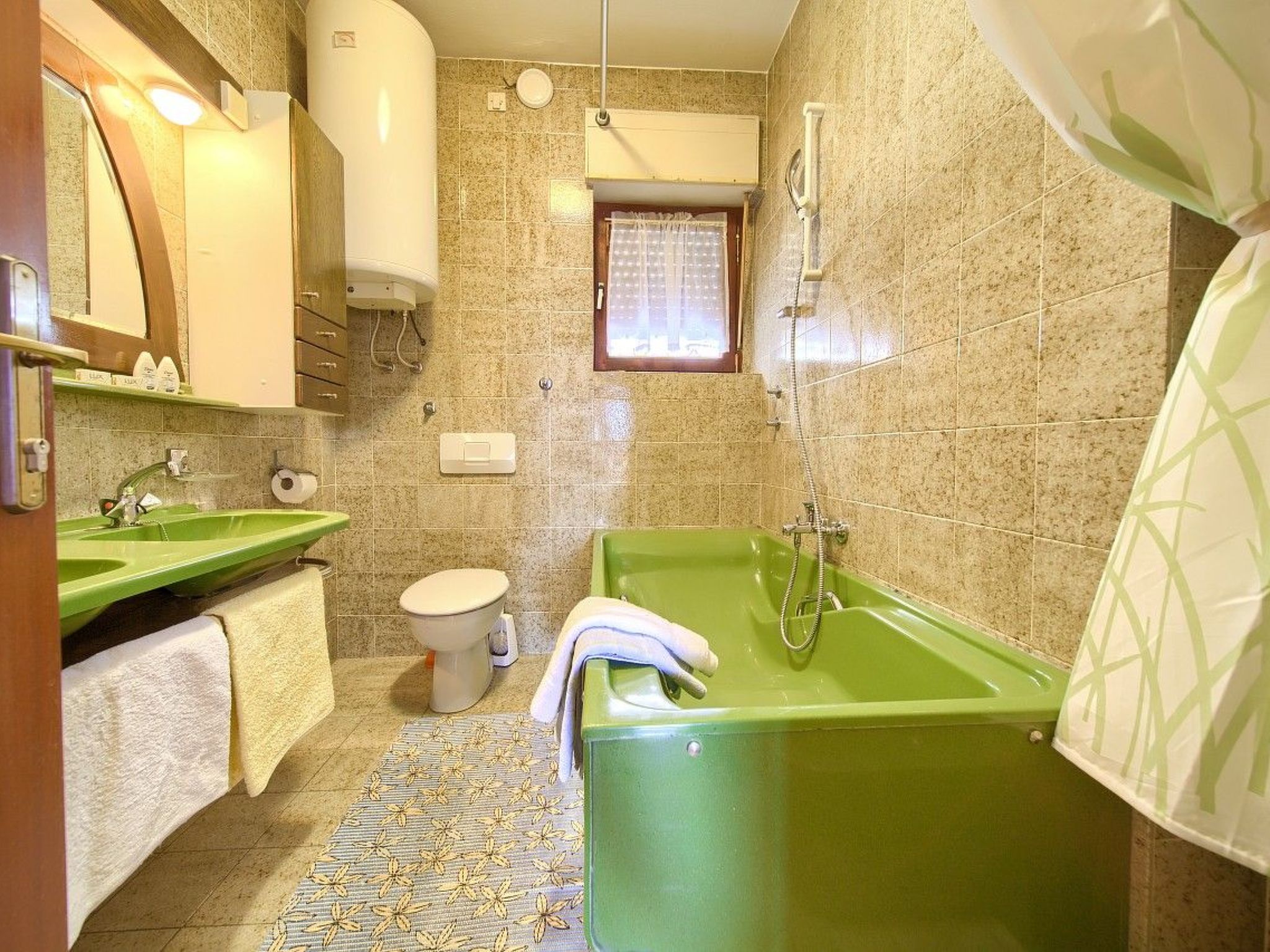 "Luxuswohnung"-Binnen