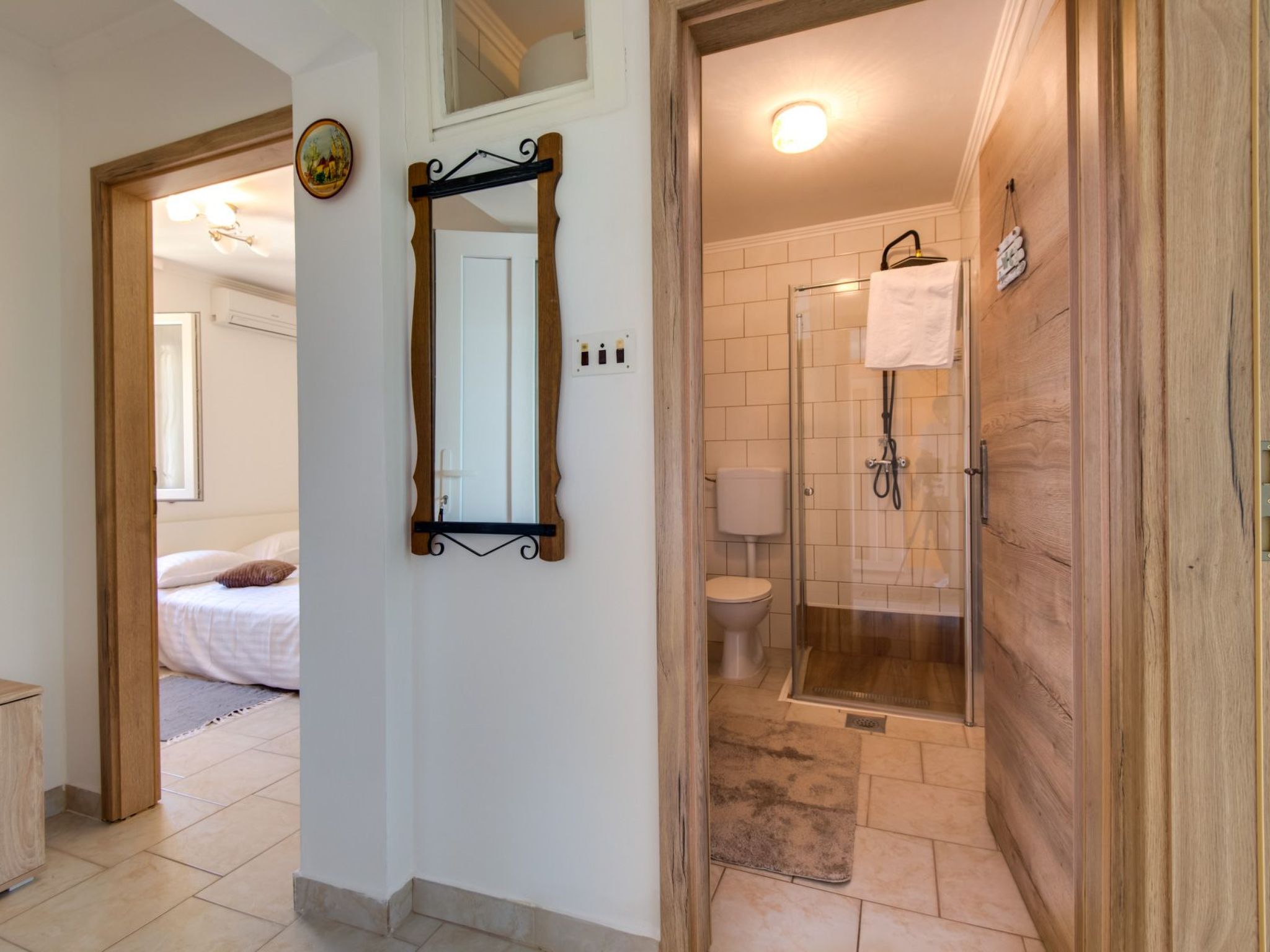 Ferienvilla "Goran" mit Blick auf das Wasser-Dedans