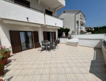 Sfeervol appartement met panoramisch zeezicht in Crikvenica - thumbnail 3