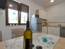 Sfeervol appartement met panoramisch zeezicht in Crikvenica - thumbnail 5