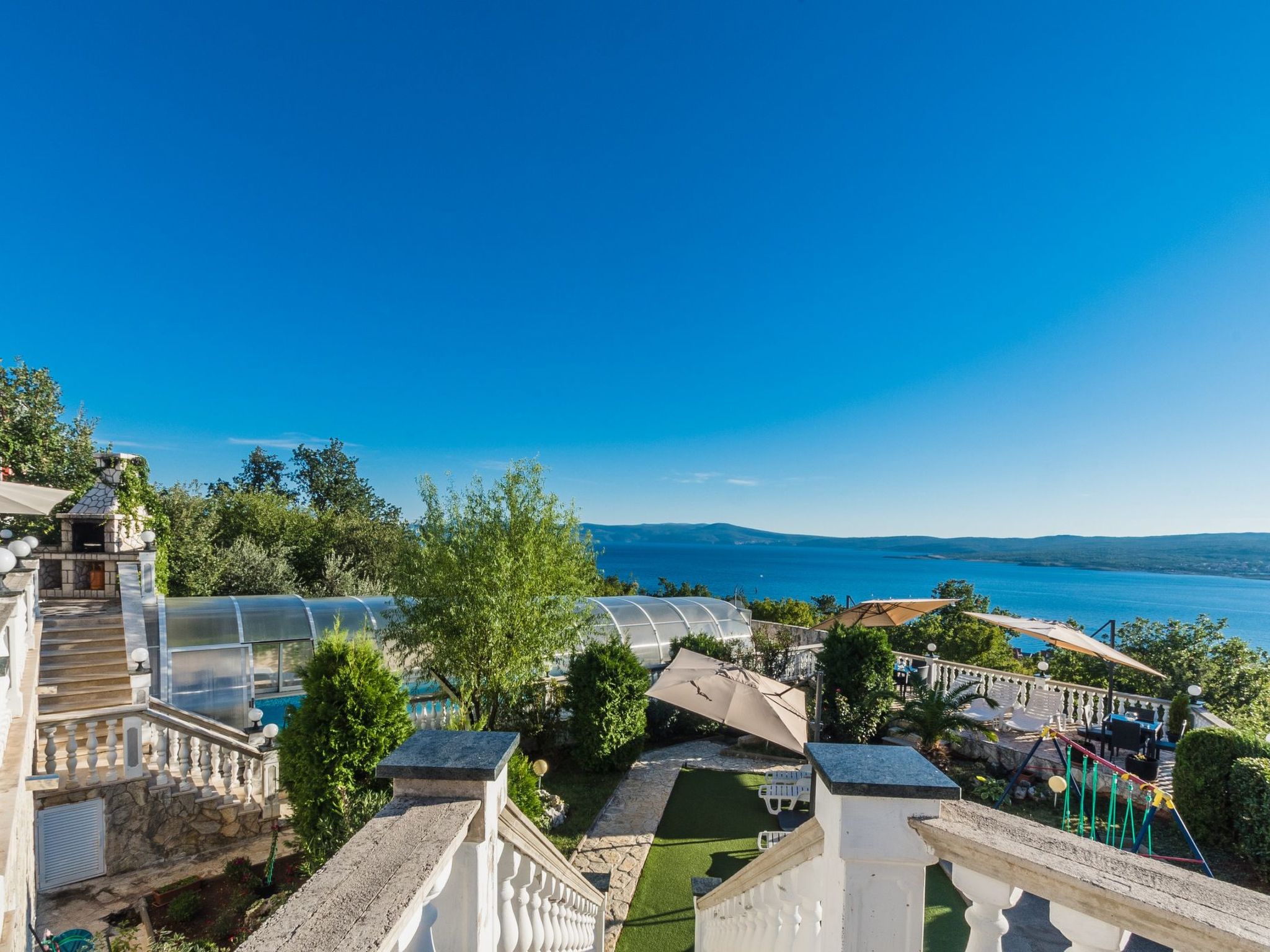 Appartement mit privater Terrasse und Meerblick-Image-tags.info