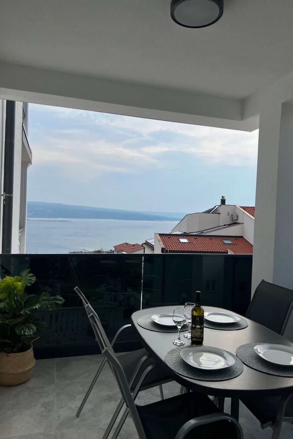 Appartement mit privater Terrasse und Meerblick-Image-tags.info