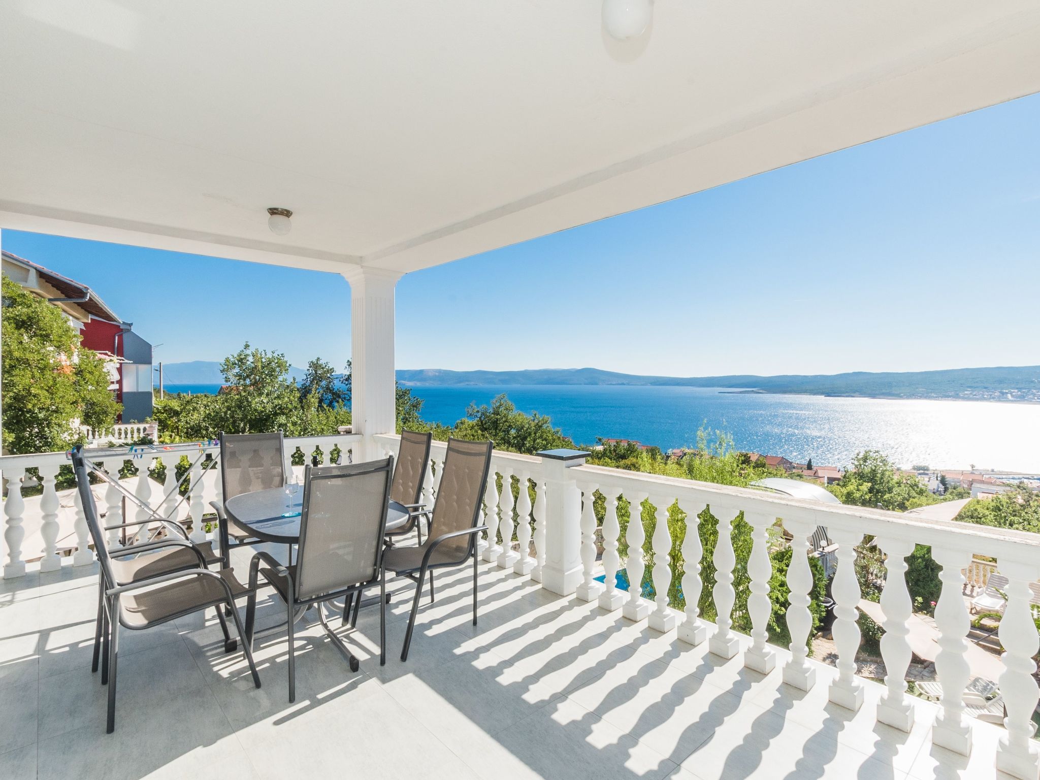 Wohnung mit Meerblick und Pool