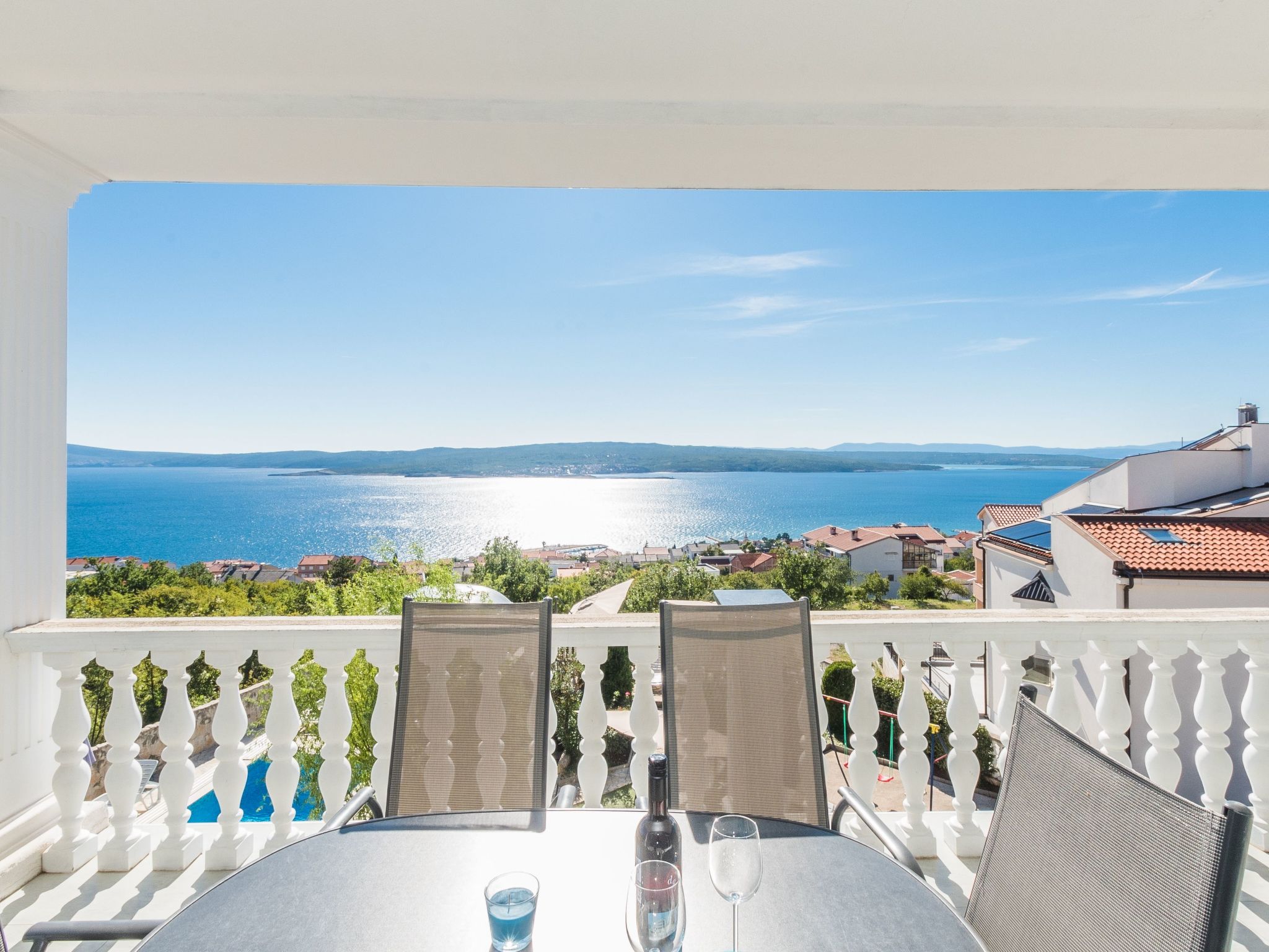 Wohnung mit Meerblick und Pool