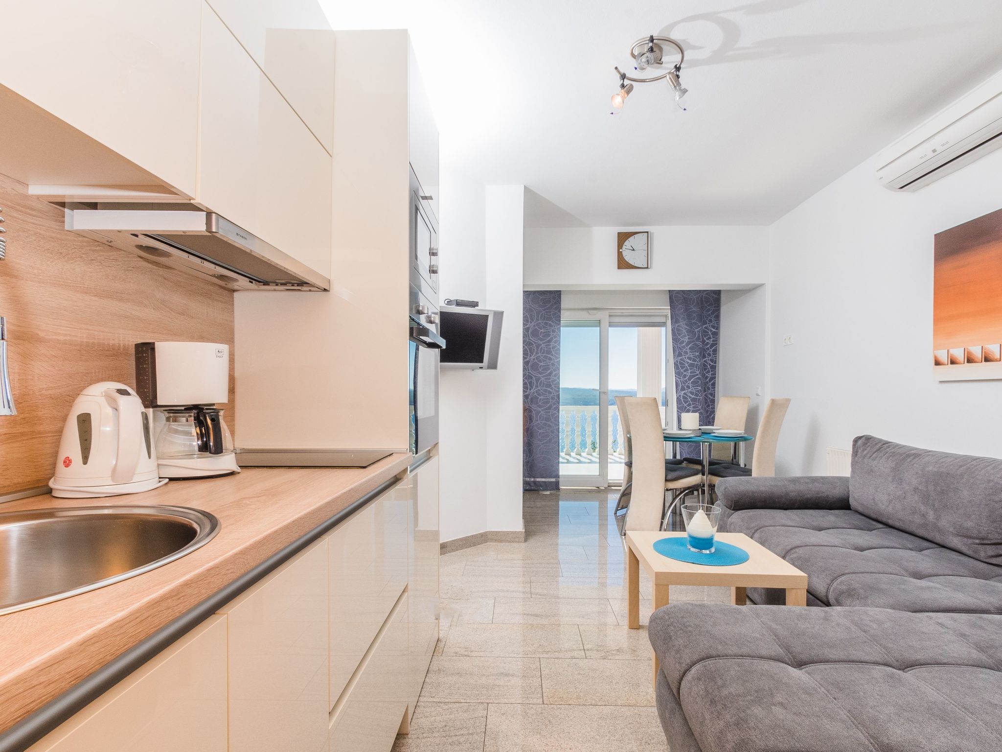 Wohnung mit Meerblick und Pool-Image-tags.info