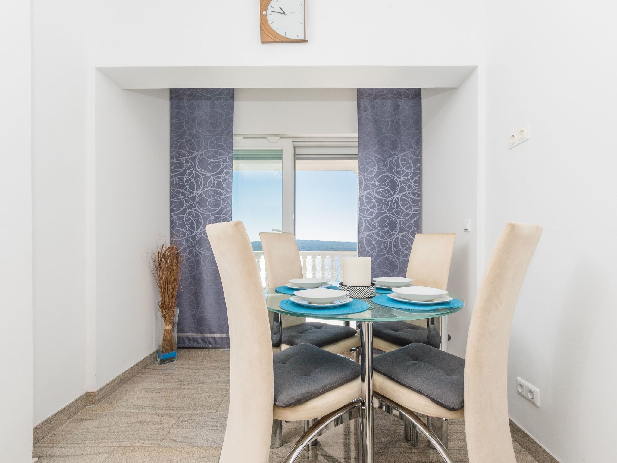 Wohnung mit Meerblick und Pool-Image-tags.info