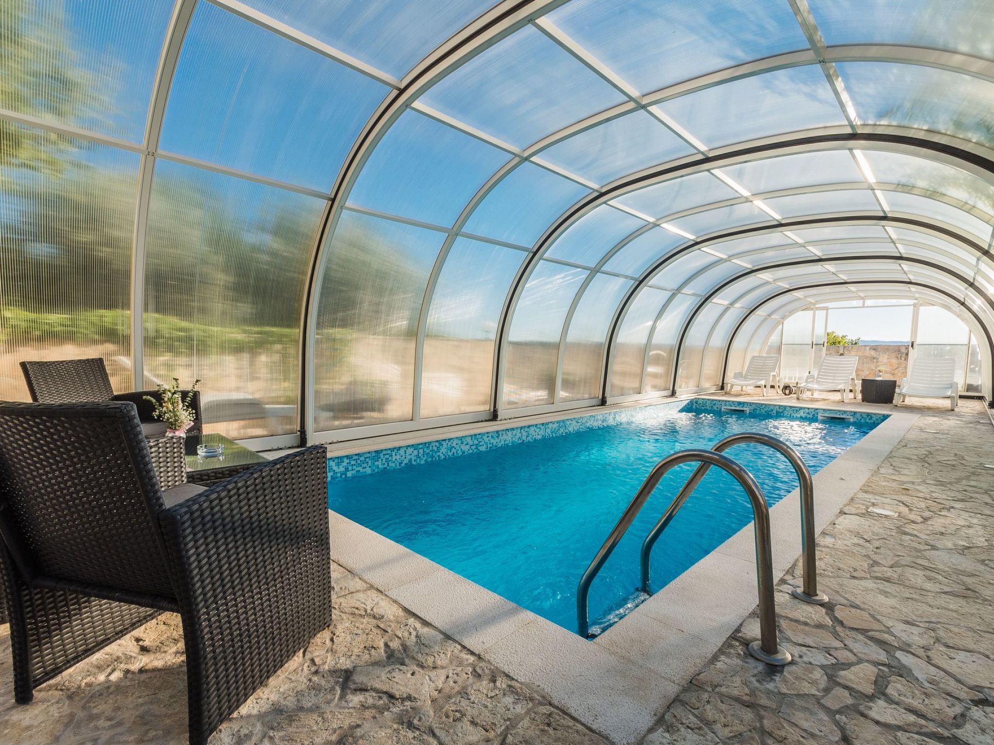 Wohnung mit Meerblick und Pool-Image-tags.info