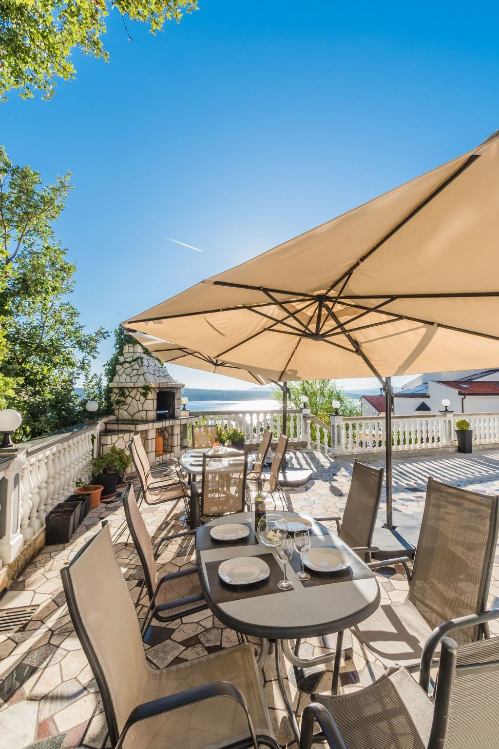 Wohnung mit Meerblick und Pool-Image-tags.info