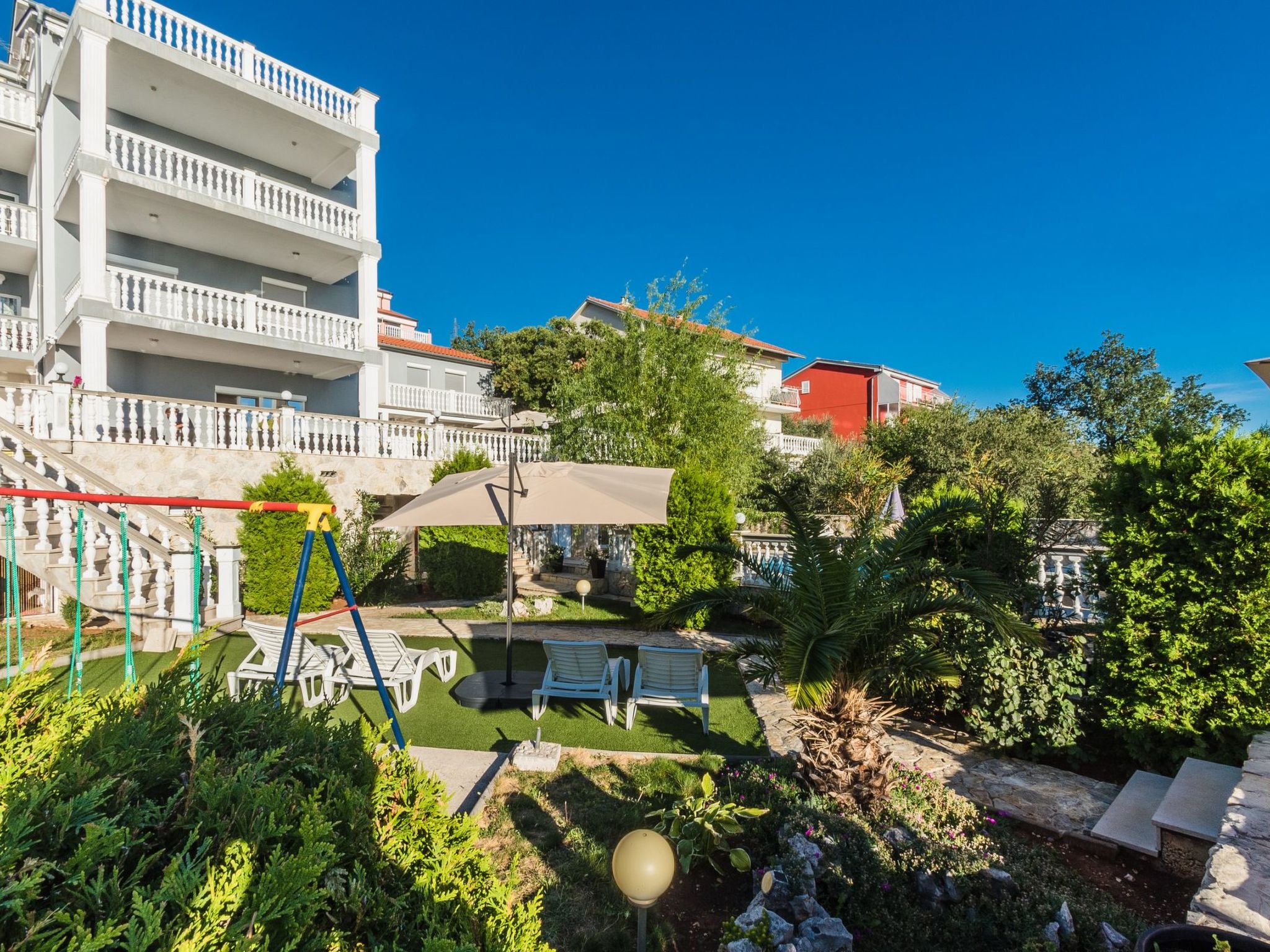 Wohnung mit Meerblick und Pool-Image-tags.info