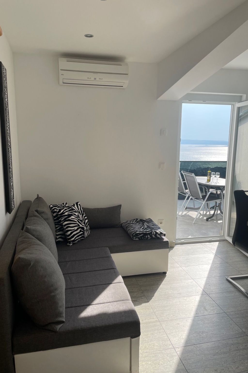 Wohnung mit großem Pool und Meerblick-Image-tags.info