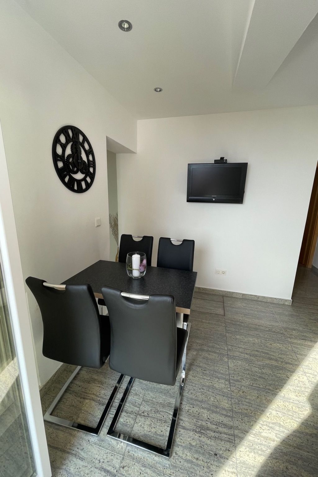 Wohnung mit großem Pool und Meerblick-Image-tags.info