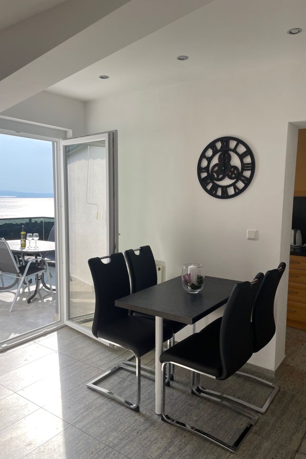 Wohnung mit großem Pool und Meerblick-Image-tags.info