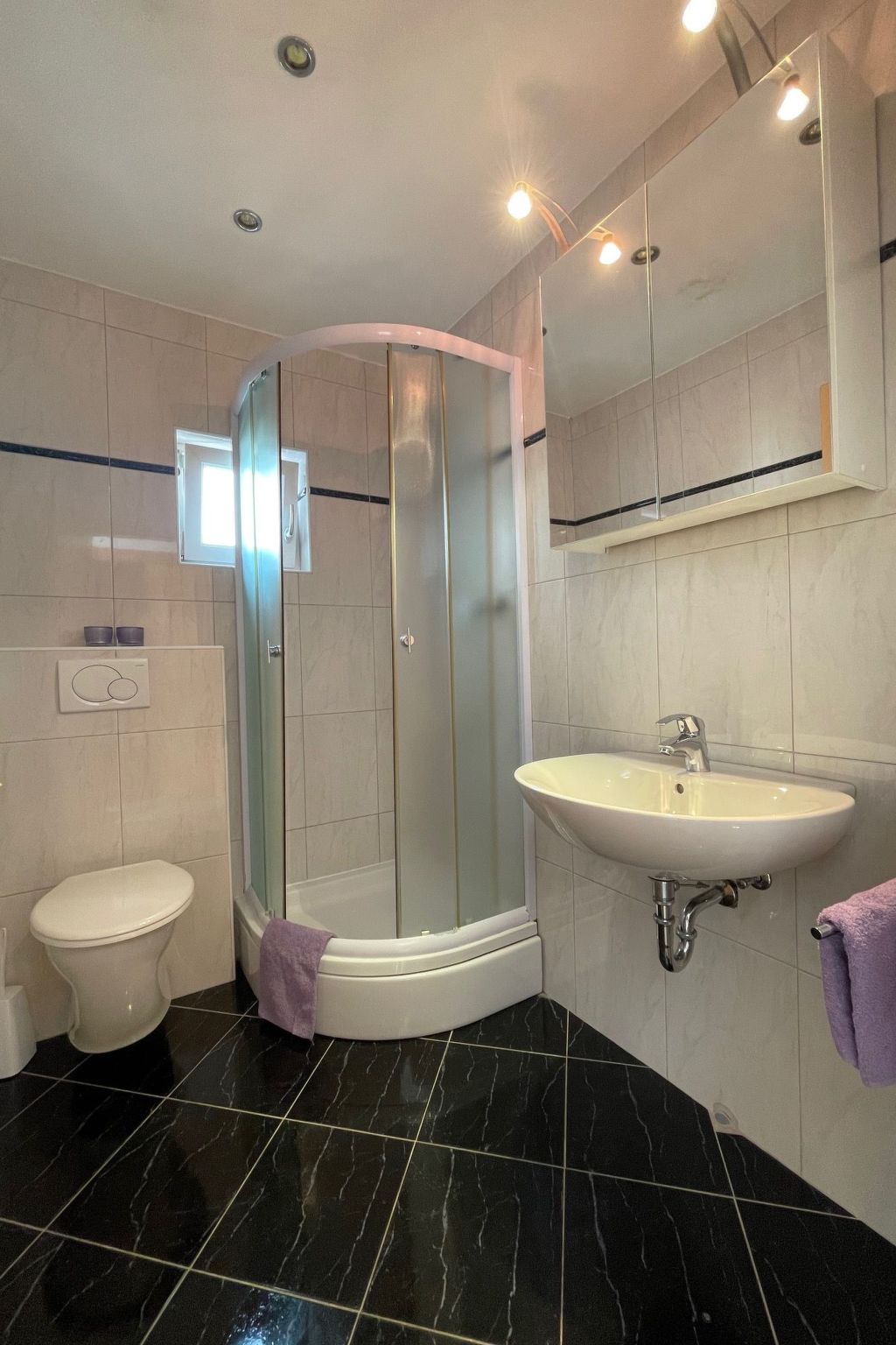 Wohnung mit großem Pool und Meerblick-Image-tags.info