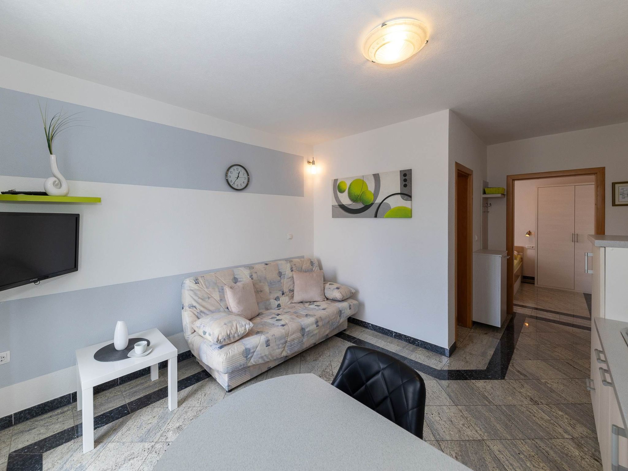 Wohnung mit großer Terasse-Binnen