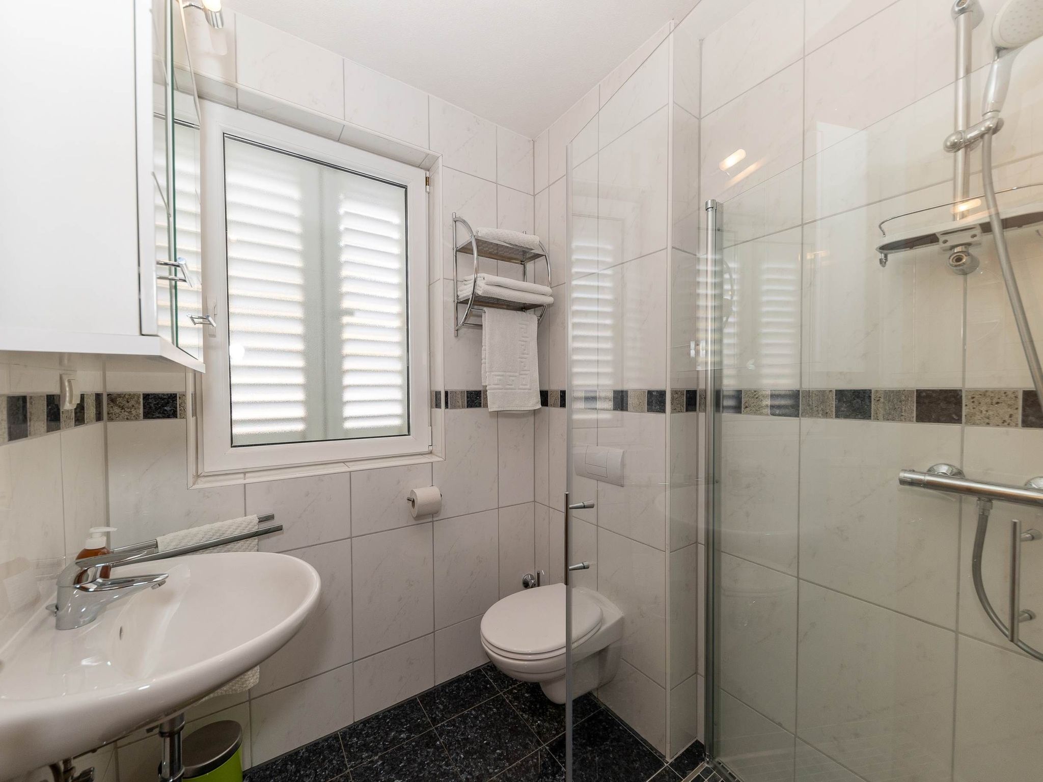 Wohnung mit großer Terasse-Binnen