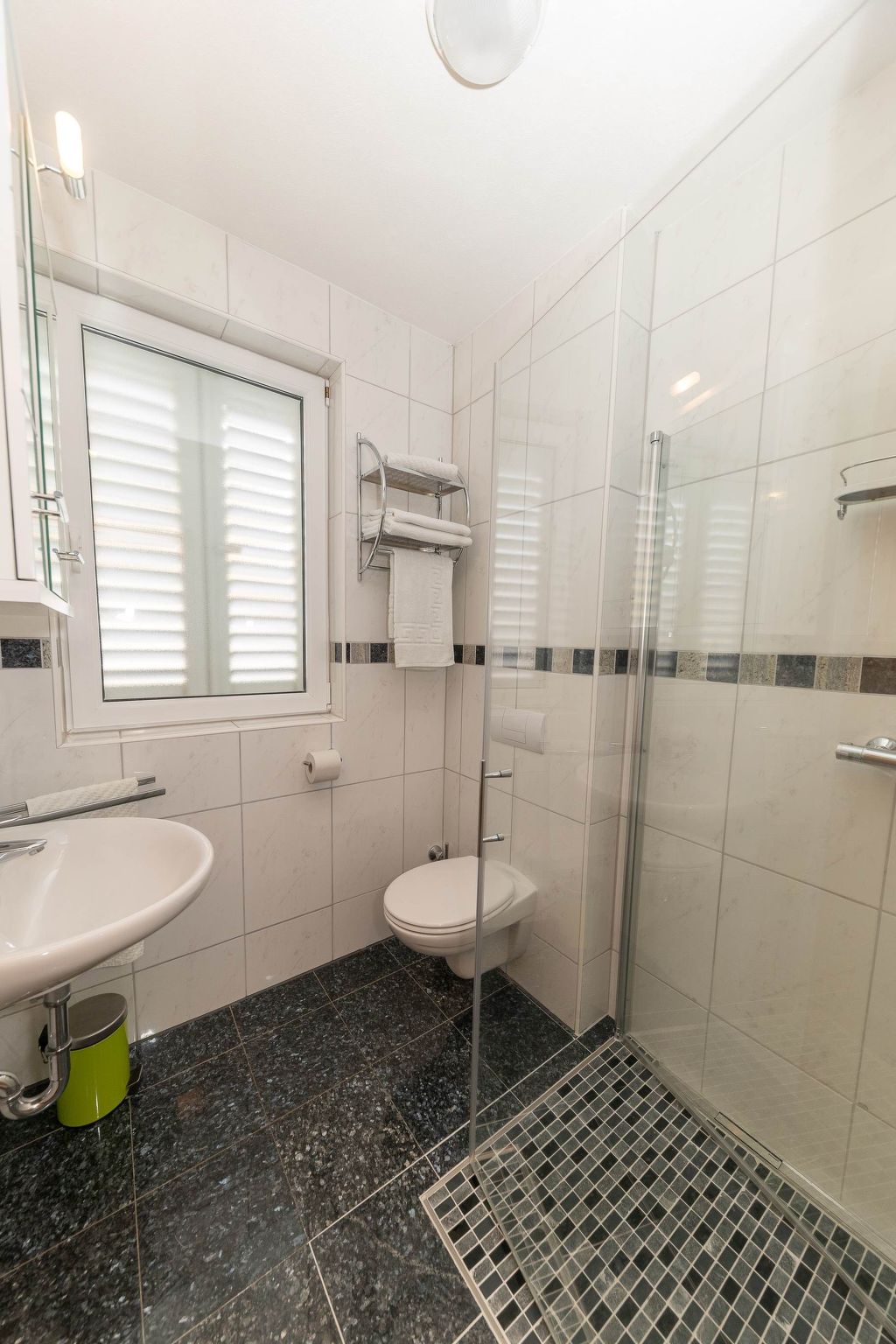 Wohnung mit großer Terasse-Binnen