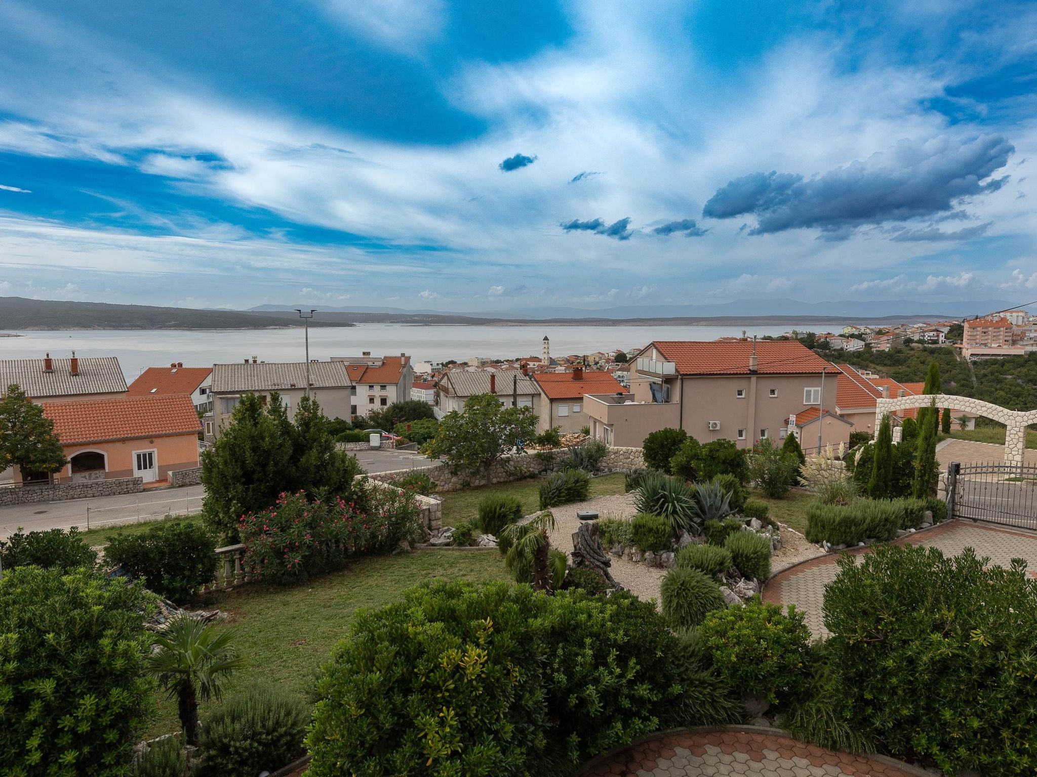 Wohnung mit großer Terasse-Buiten