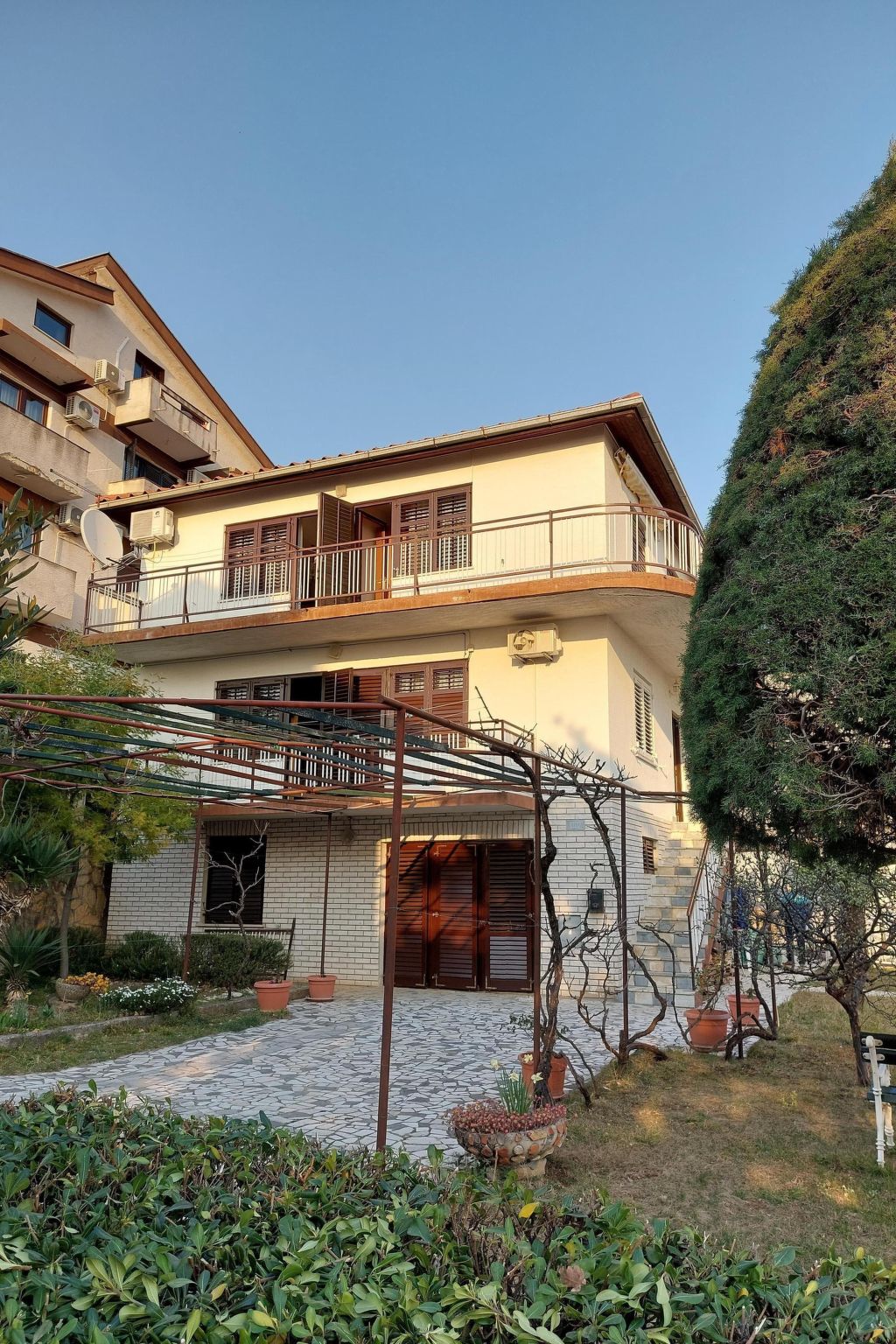 "Belle-Vue" mit Terrasse-Image-tags.info