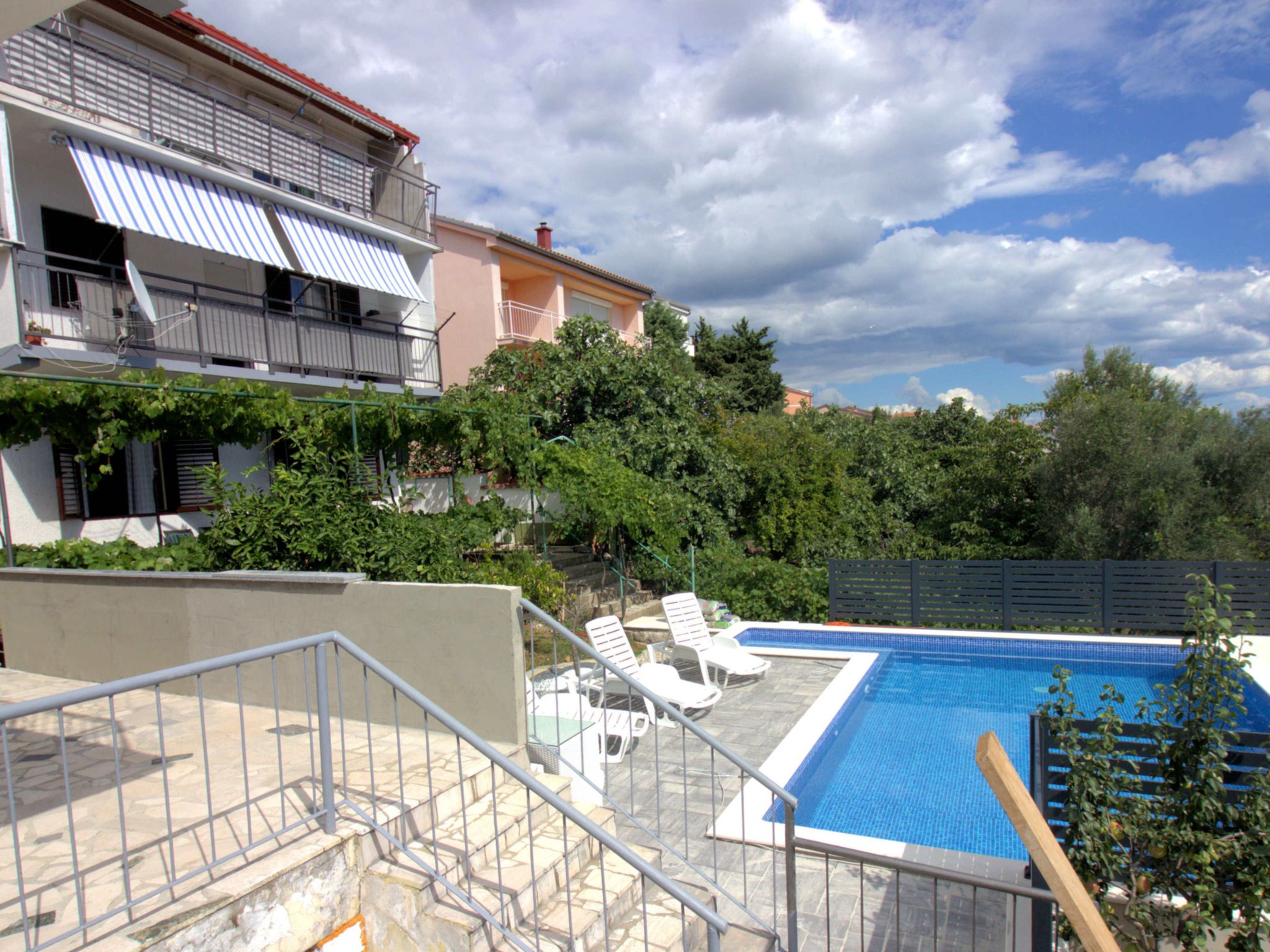 Schöne Wohnung mit Gemeinschaftspool,-Dedans