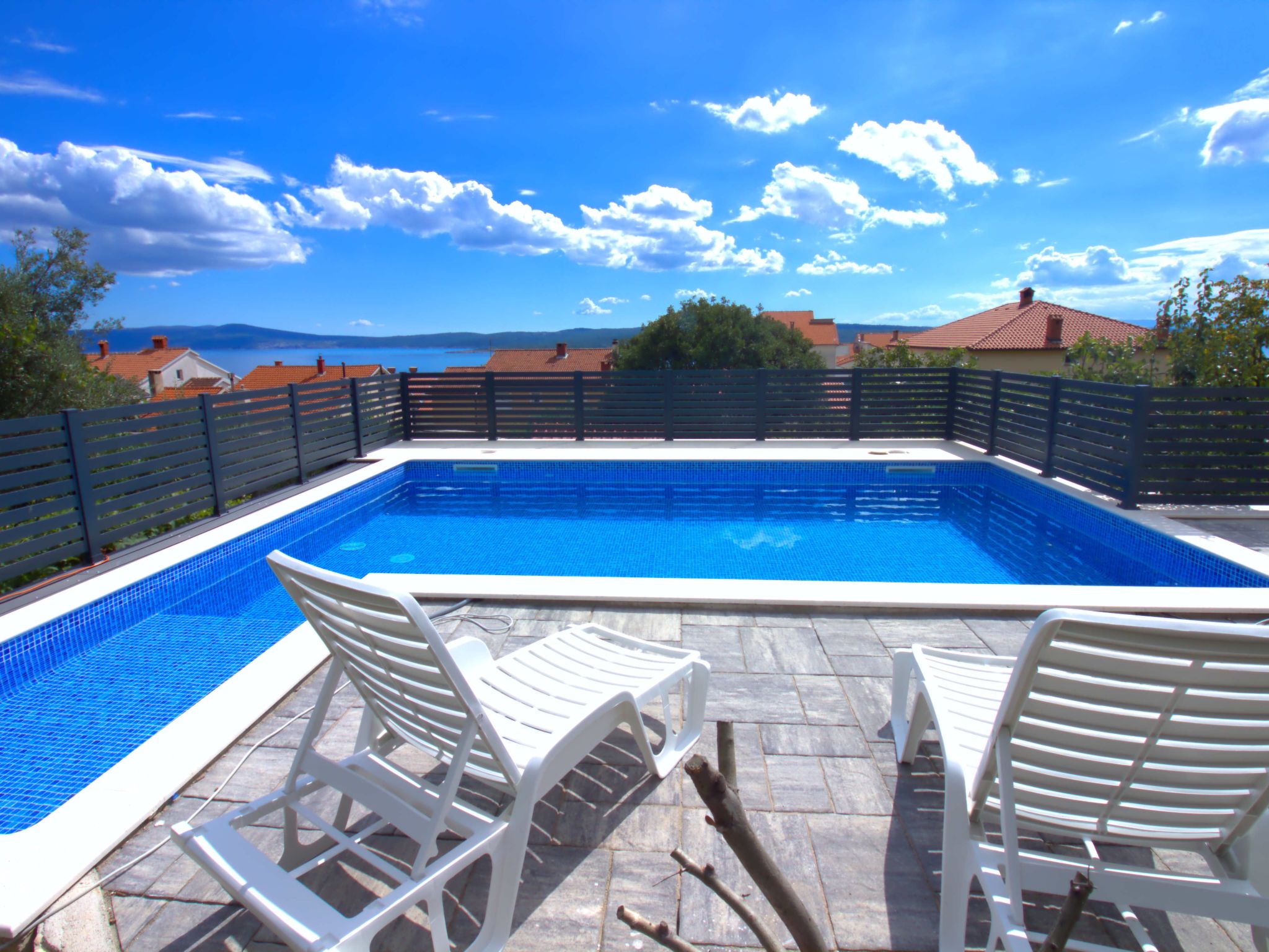 Schöne Wohnung mit Gemeinschaftspool,-Dedans