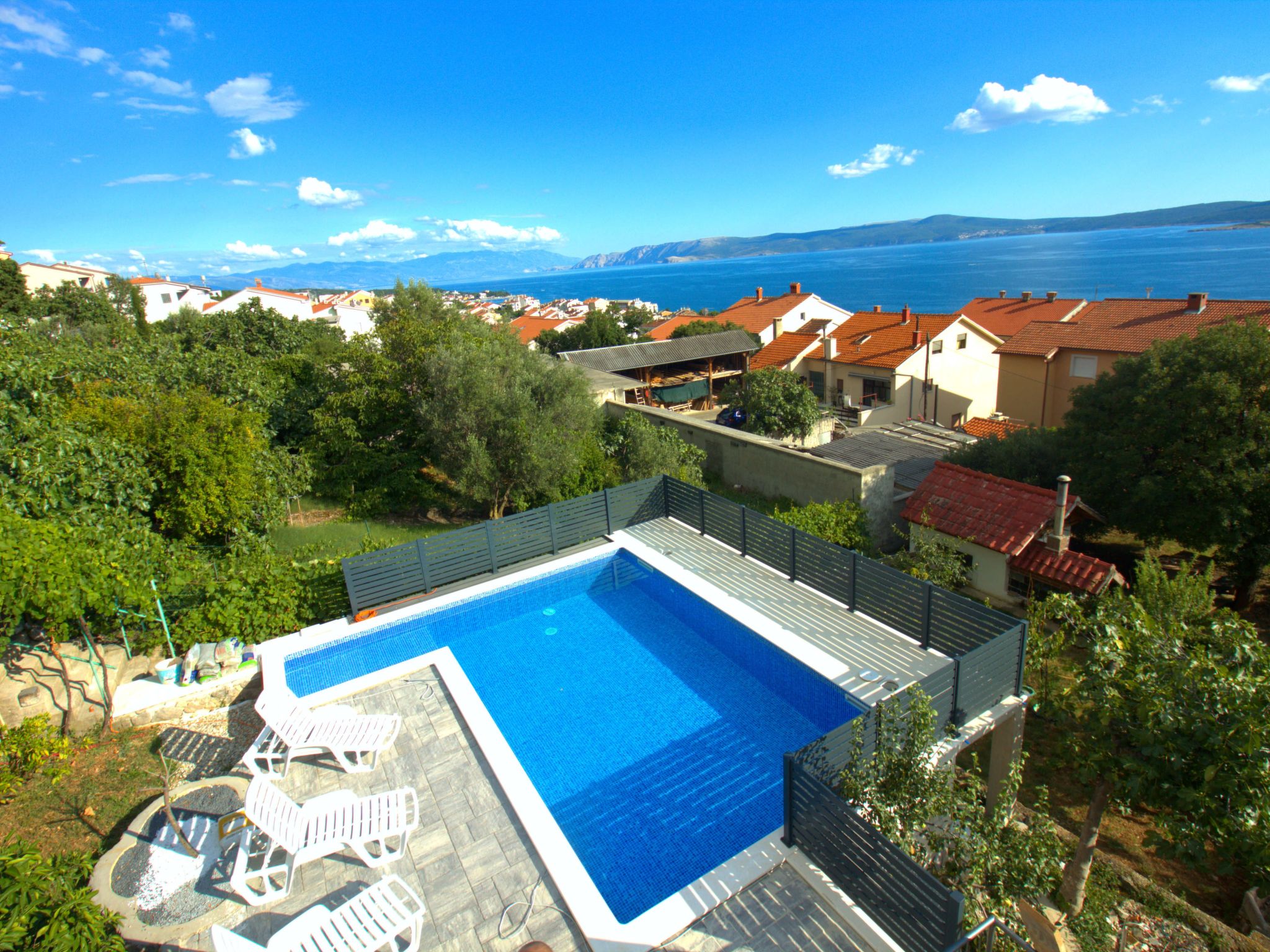 Schöne Wohnung mit Gemeinschaftspool,-Dedans