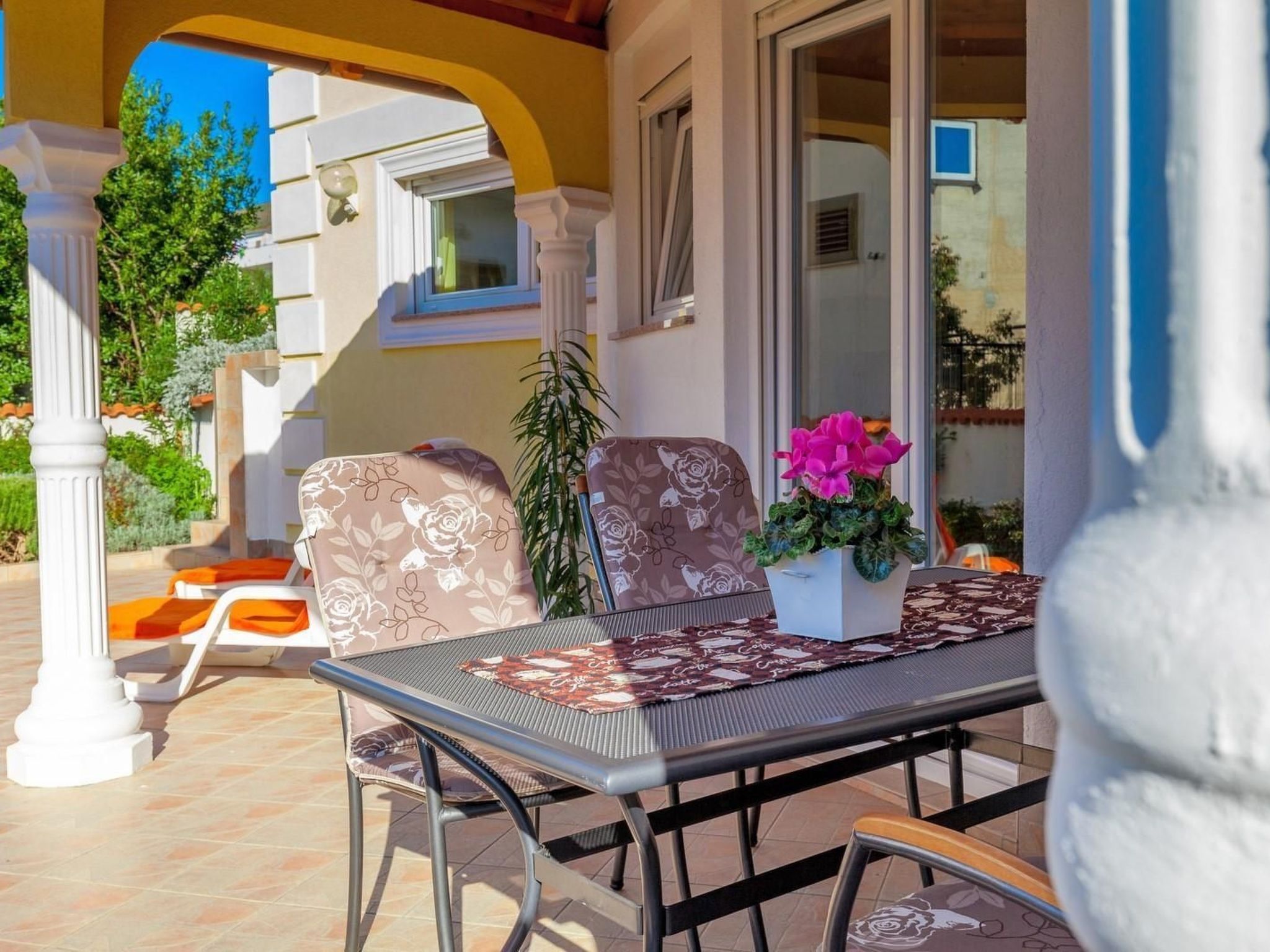 Wohnung mit Balkon und Meerblick-Dedans