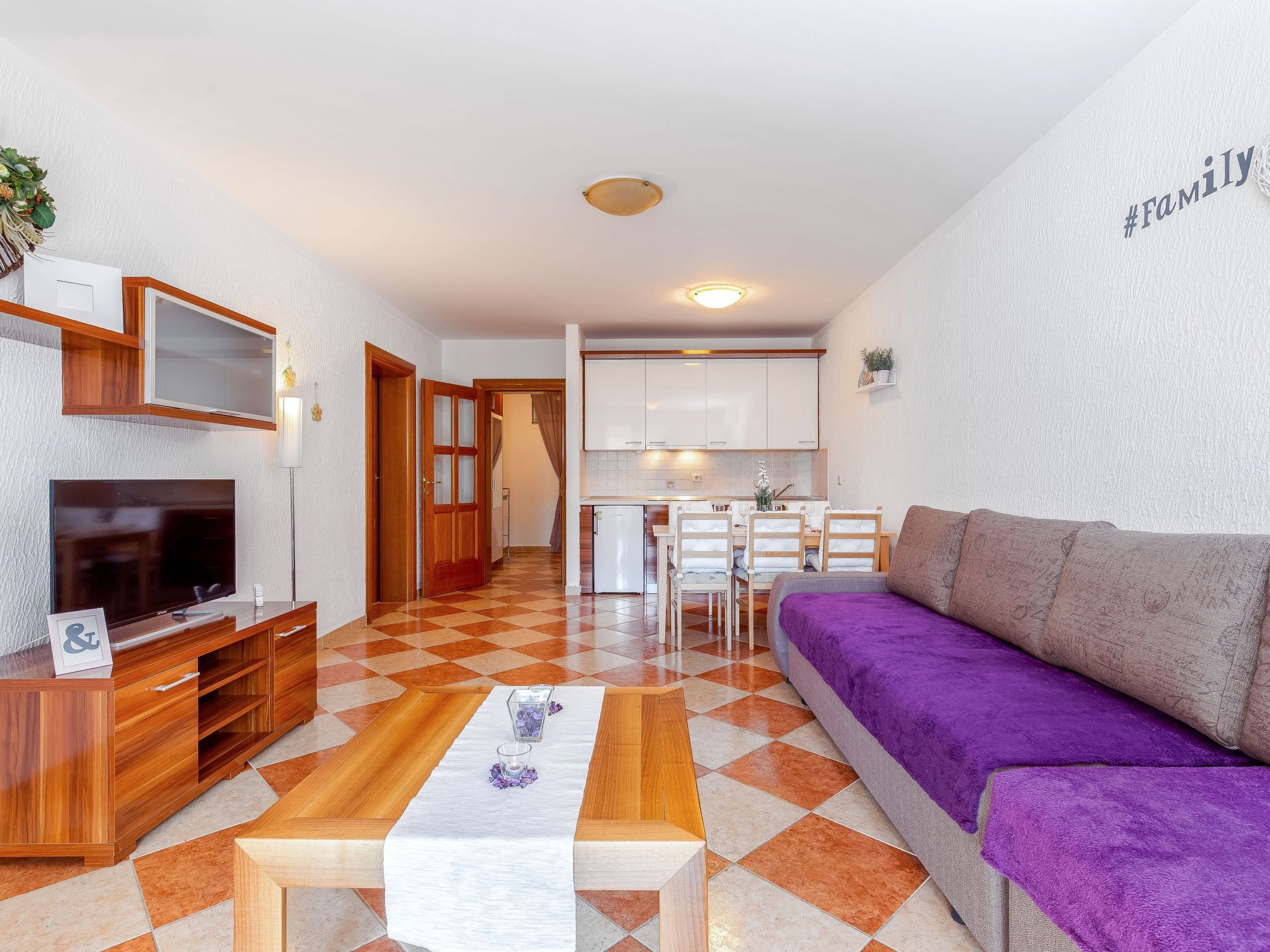 Wohnung mit Balkon und Meerblick-Dedans