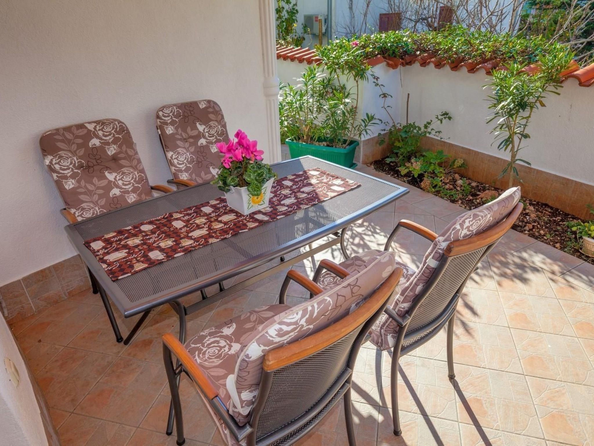 Wohnung mit Balkon und Meerblick-Dedans