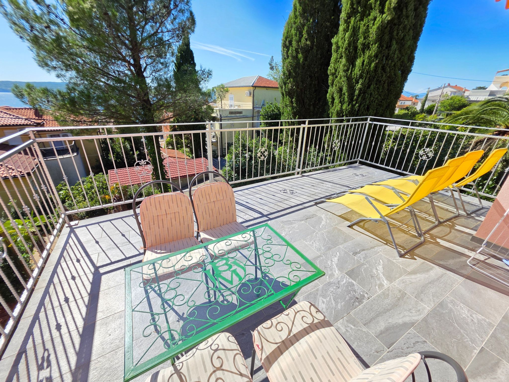 Wohnung mit Terrasse, 150 m vom Sandstrand entfernt-Drinnen