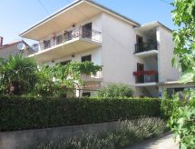 Studio mit eigener Terrasse