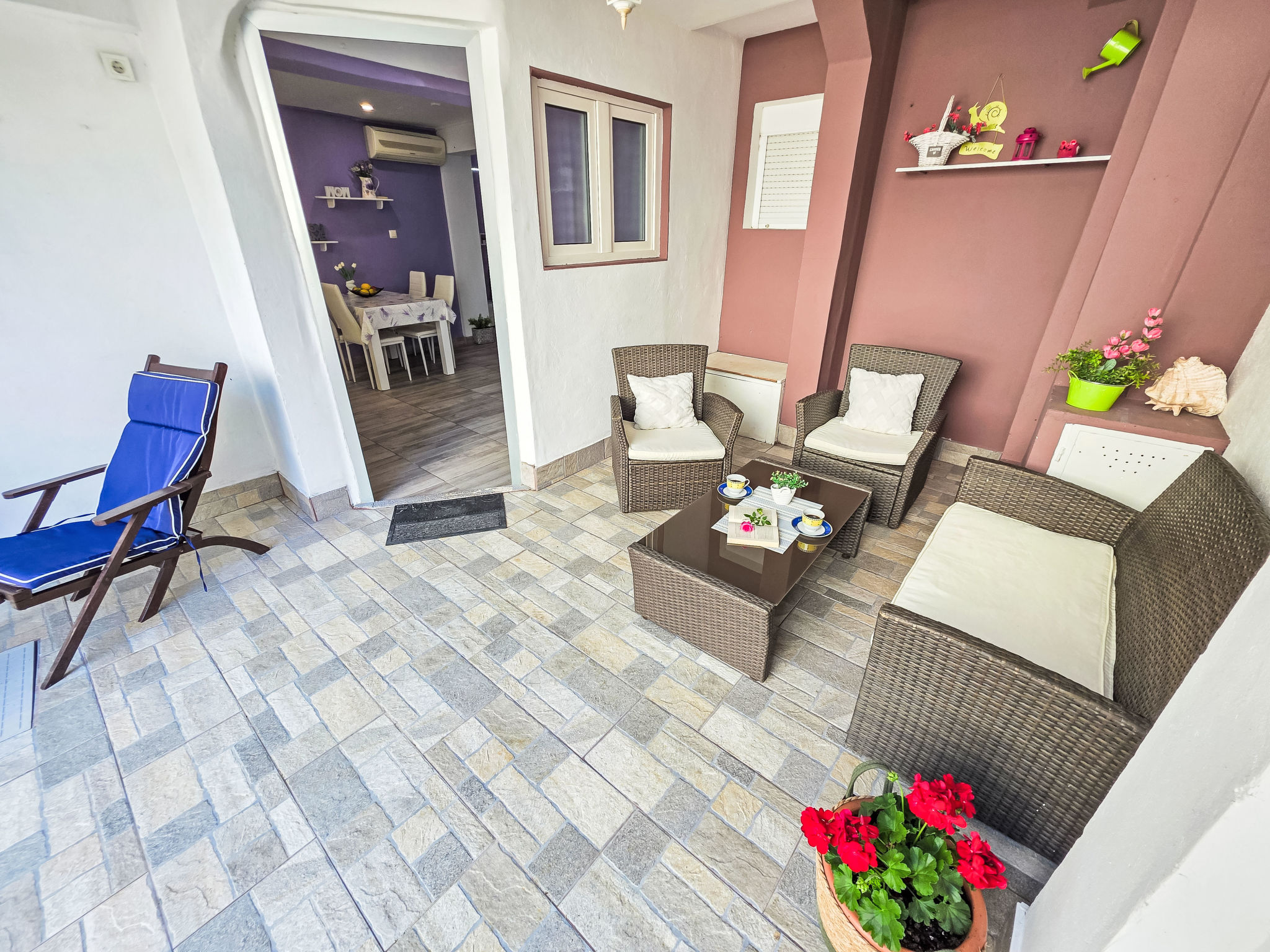 Discover a charming getaway in the heart of Crikvenica, designed specifically for up to 3 guests. Perfectly positioned a mere 450 meters from the crystal-clear sea and inviting beach, this ground-floo..