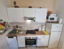 Vrijstaand vakantiehuis op slechts 10 meter van zee in Crikvenica - thumbnail 5