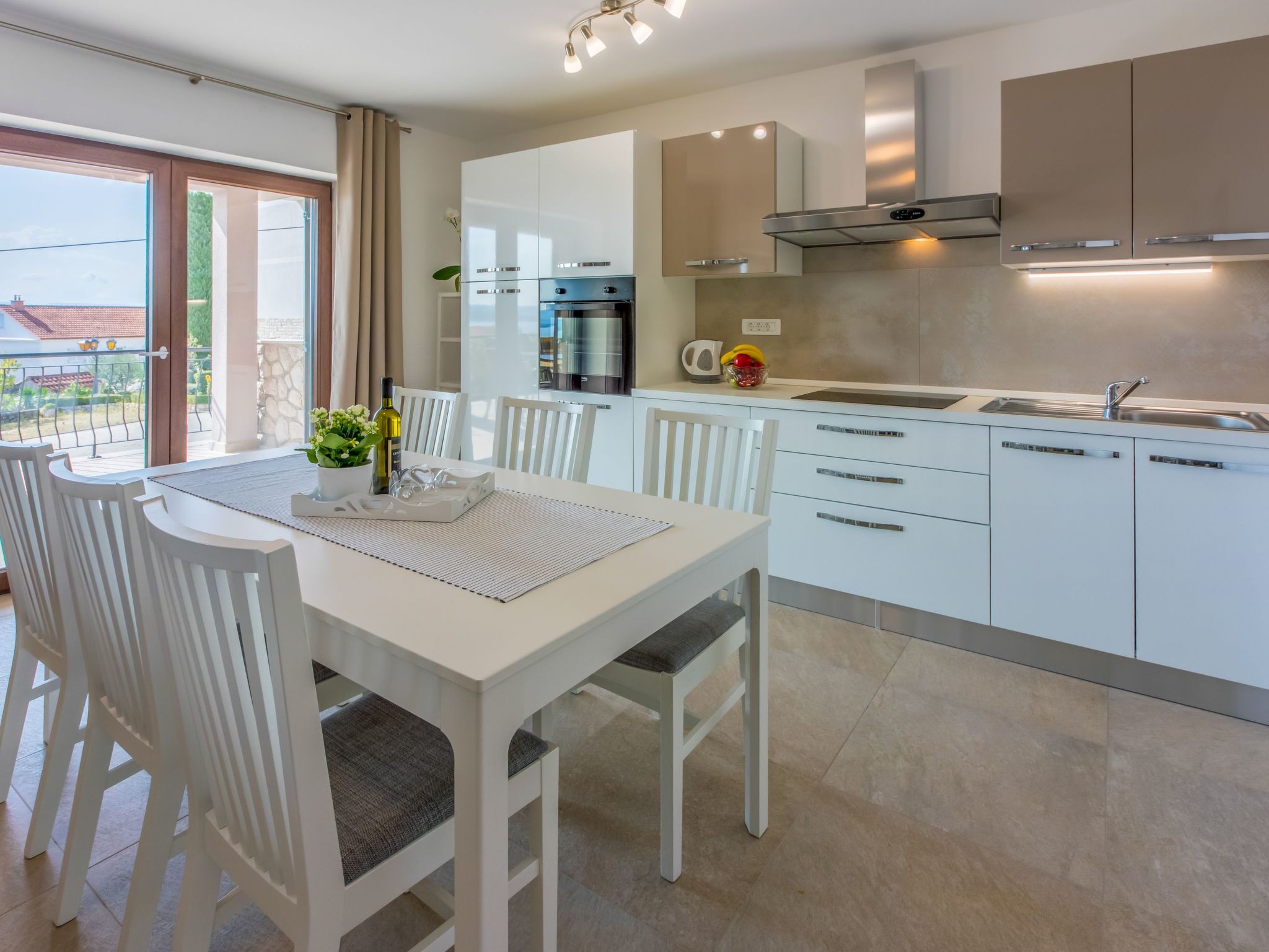 Wohnung im Erdgeschoss mit Terrasse-Drinnen