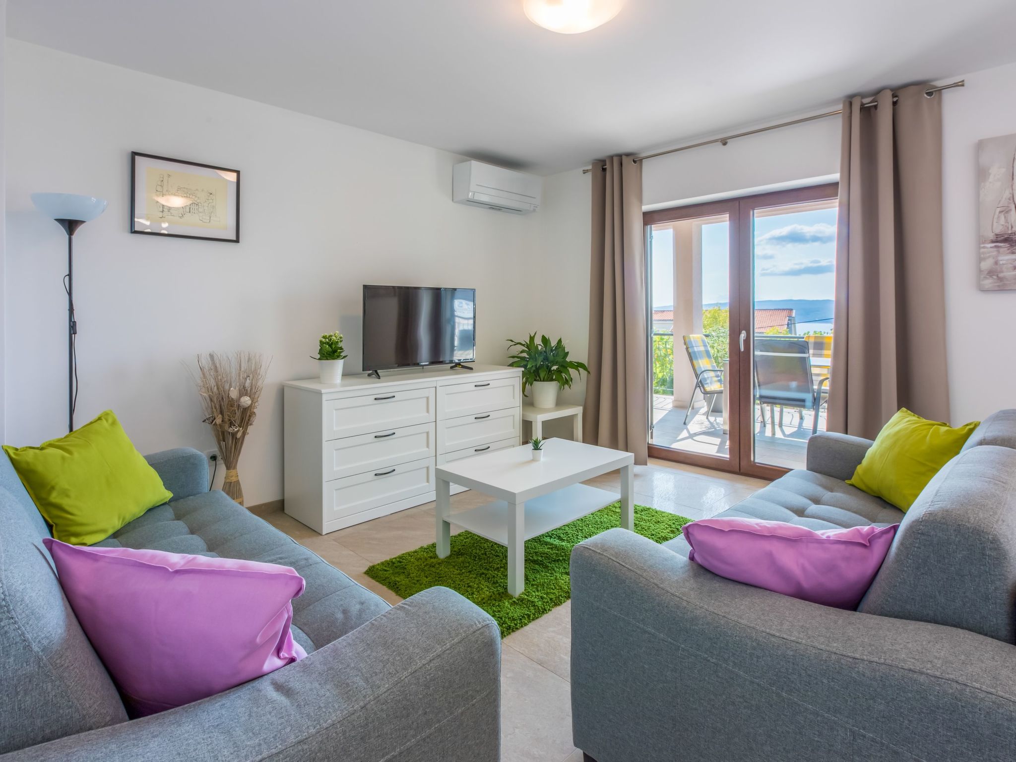 Wohnung im Erdgeschoss mit Terrasse-Drinnen