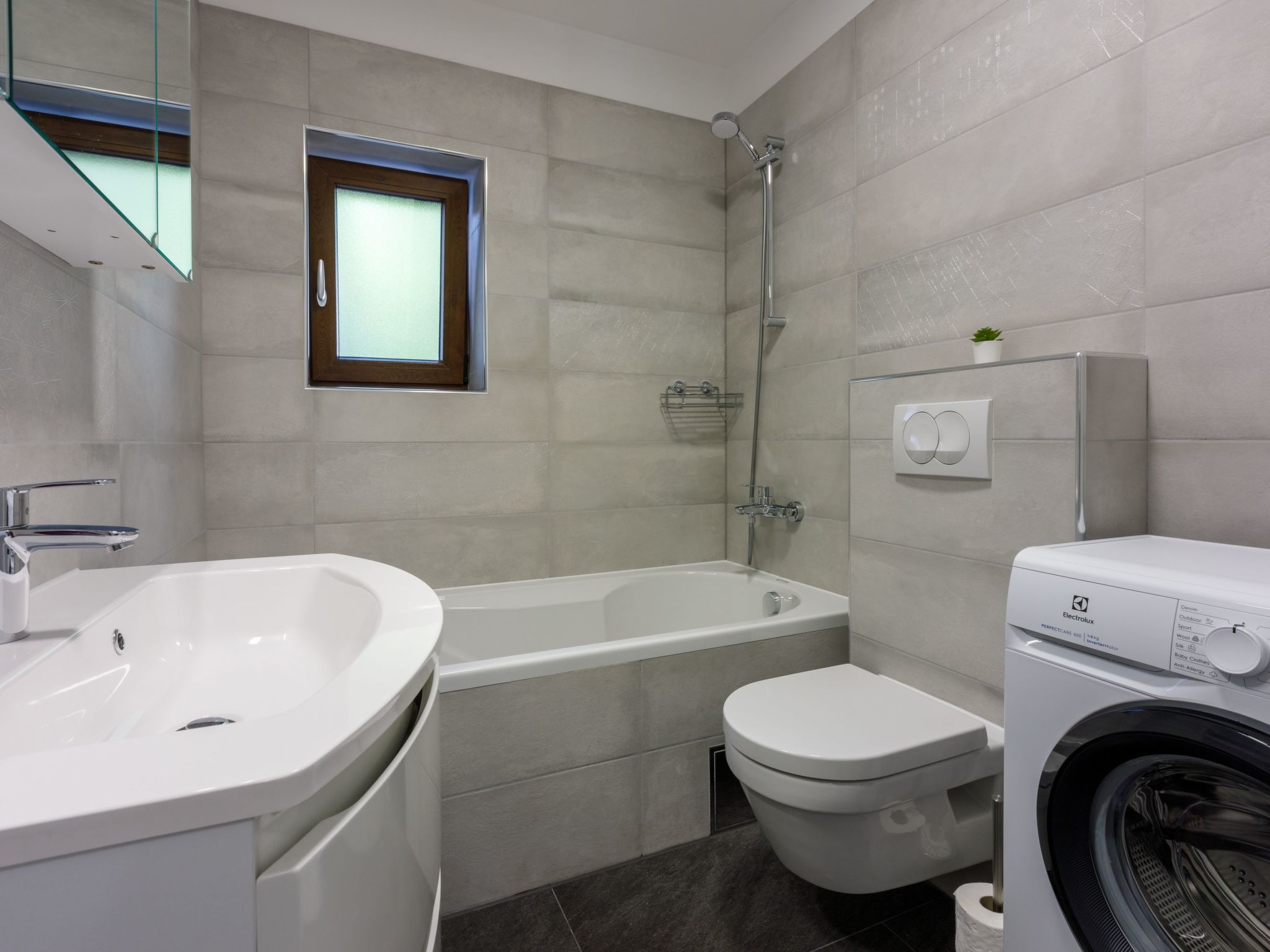 Wohnung im Erdgeschoss mit Terrasse-Drinnen