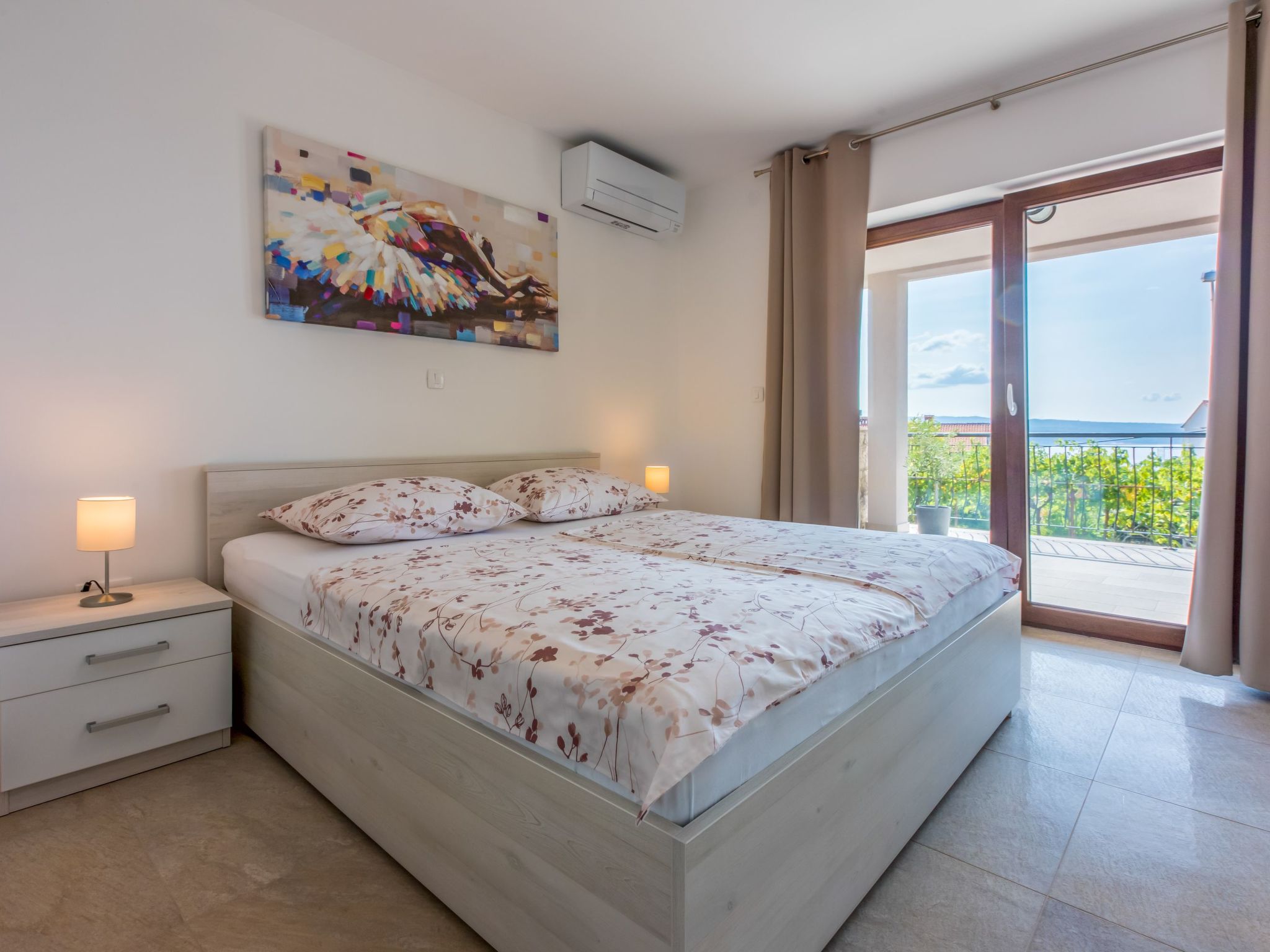 Wohnung im Erdgeschoss mit Terrasse-Drinnen