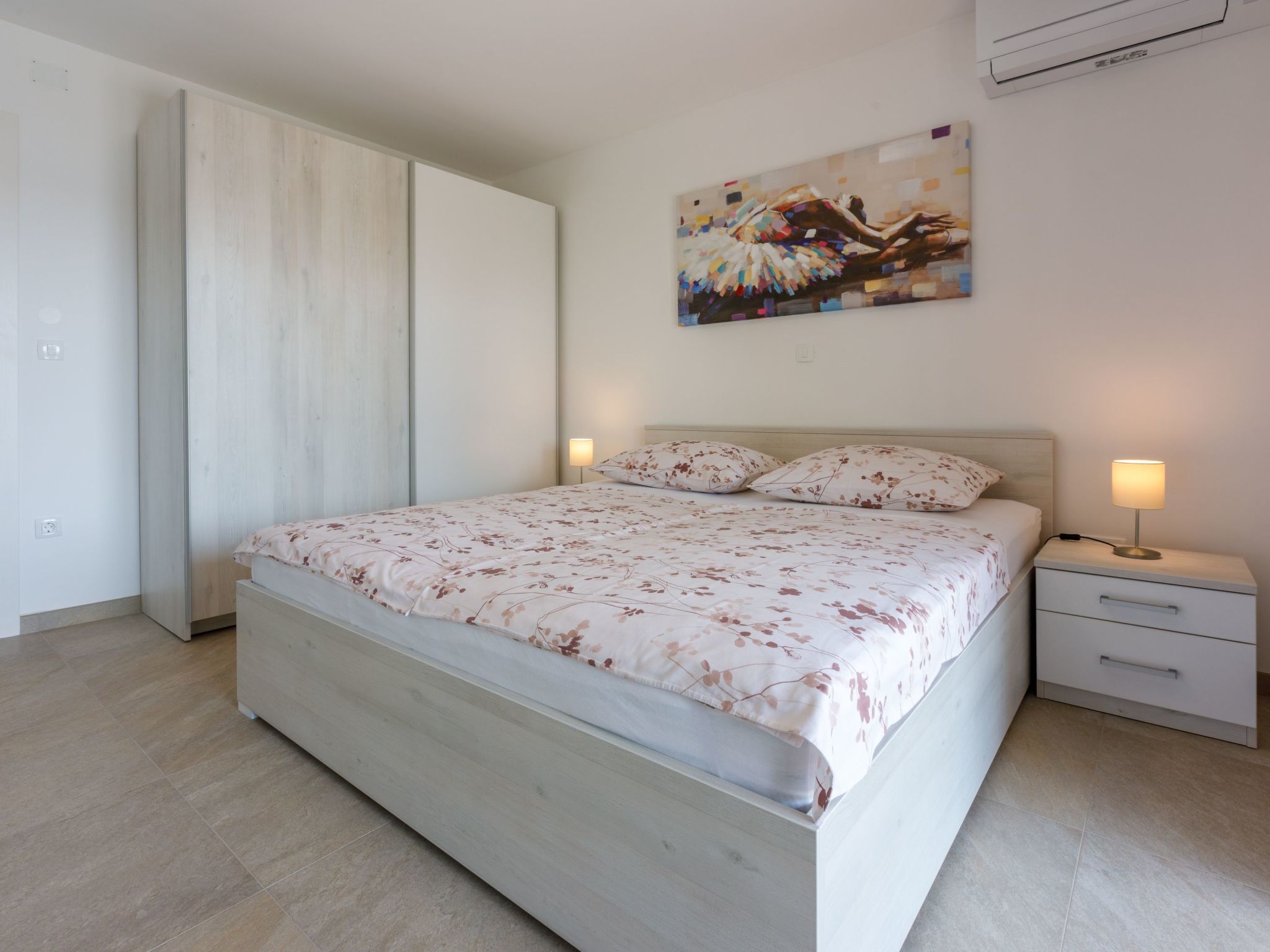 Wohnung im Erdgeschoss mit Terrasse-Drinnen