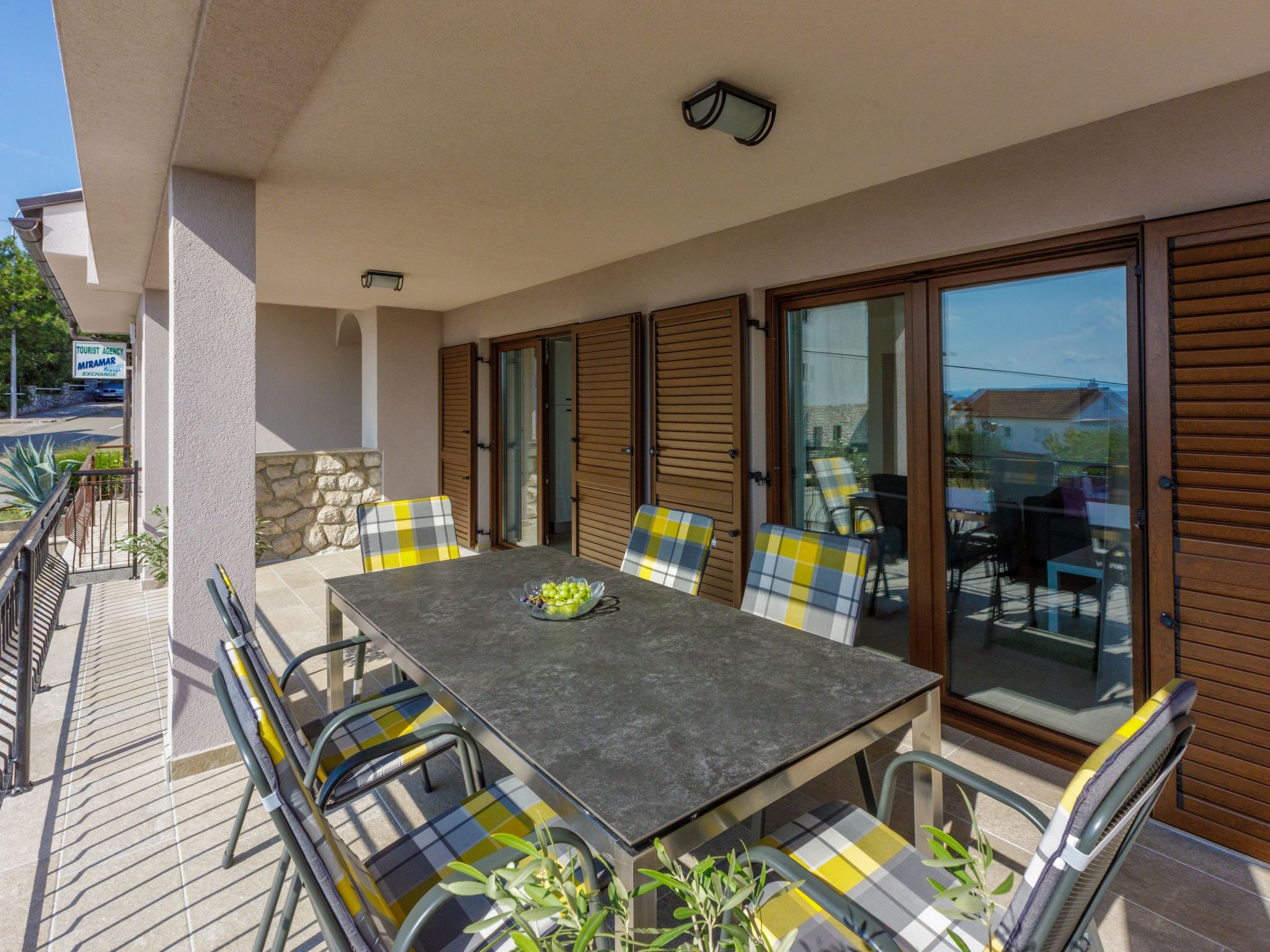 Wohnung im Erdgeschoss mit Terrasse-Drinnen